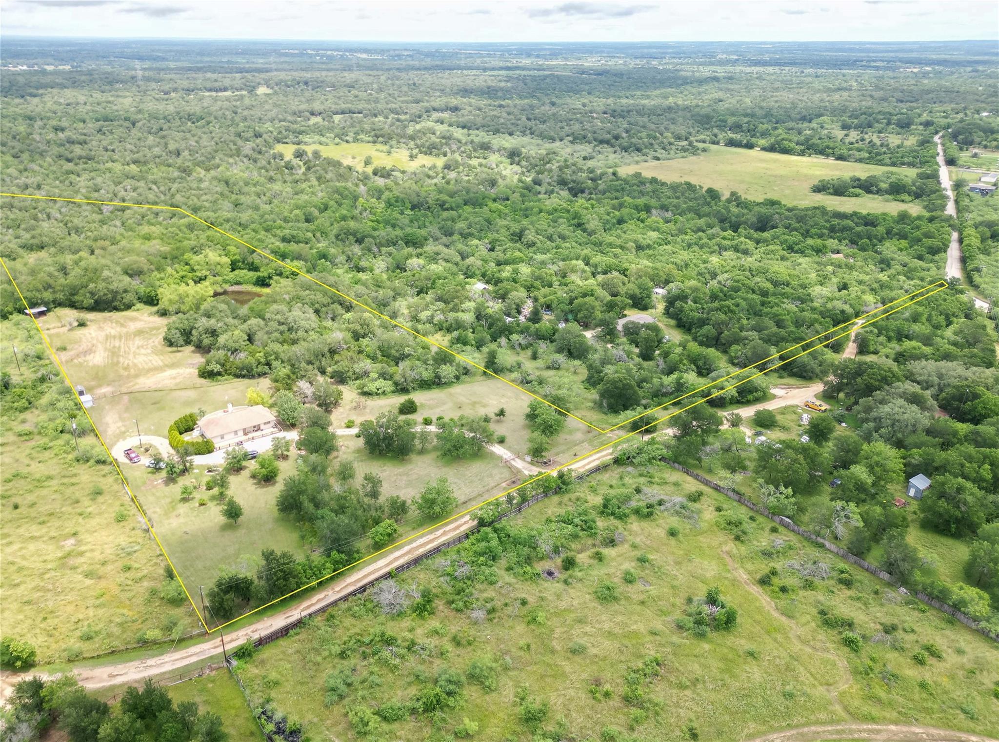 194 Rabbit Trl, Dale, TX 78616