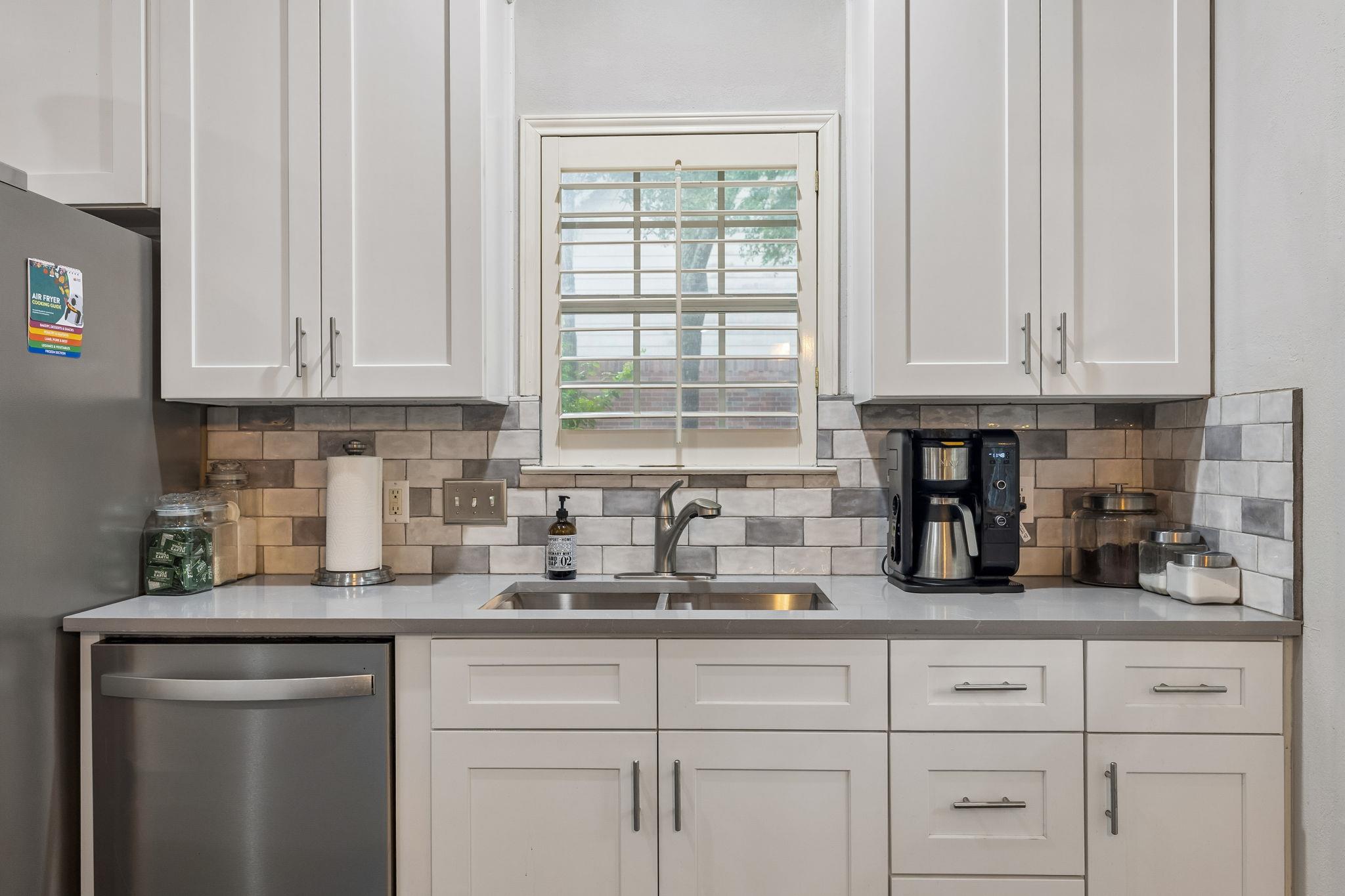 6804 Robert Dixon Dr, Austin, TX 78749