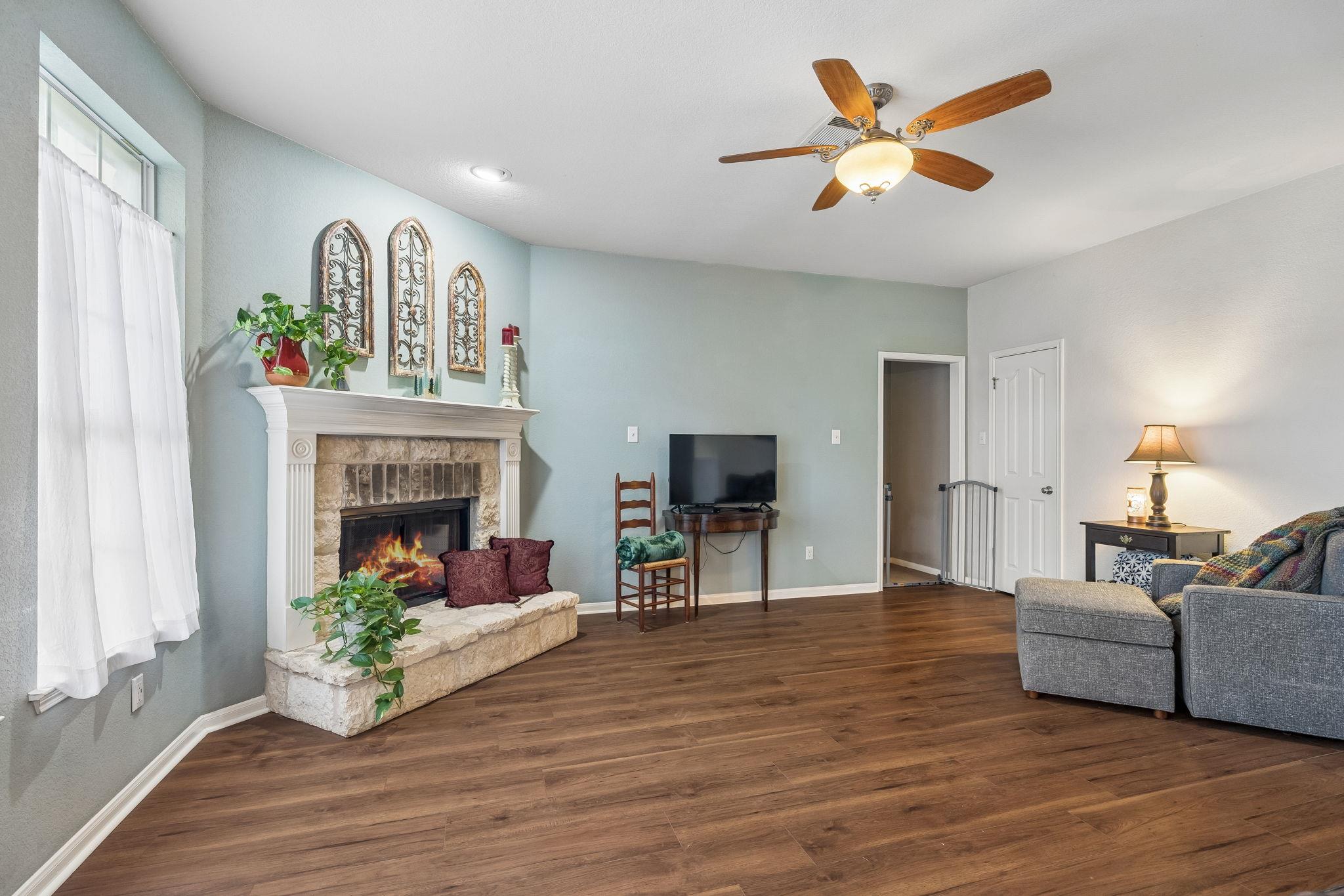 6804 Robert Dixon Dr, Austin, TX 78749