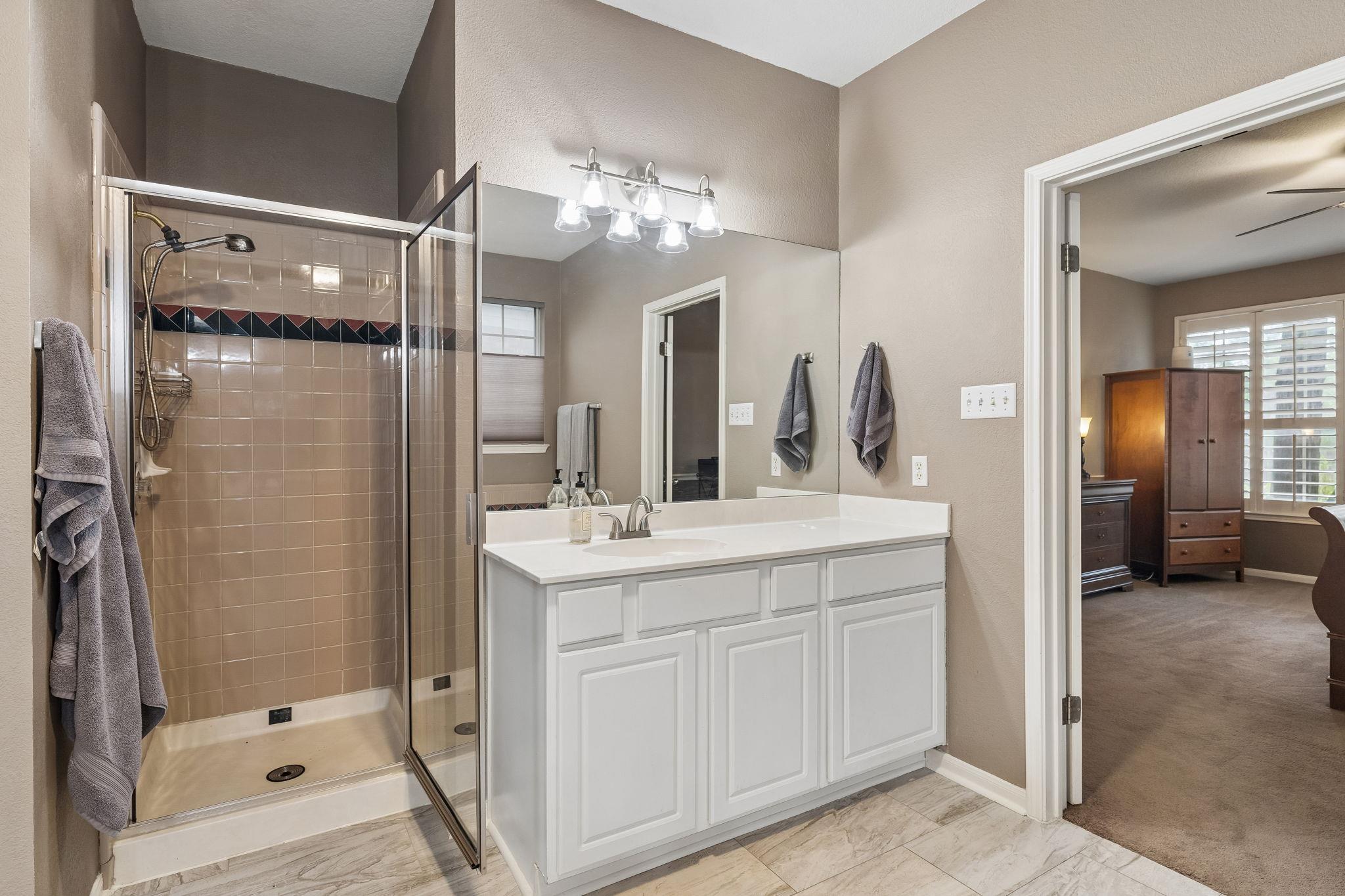 6804 Robert Dixon Dr, Austin, TX 78749