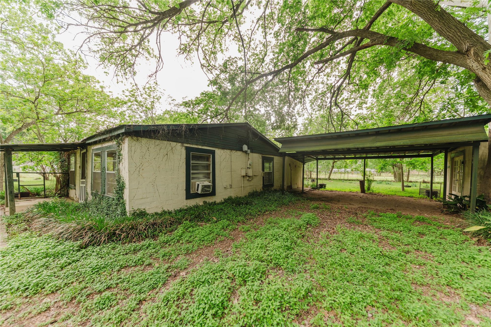 262 Highway 95 S # A, Smithville, TX 78957