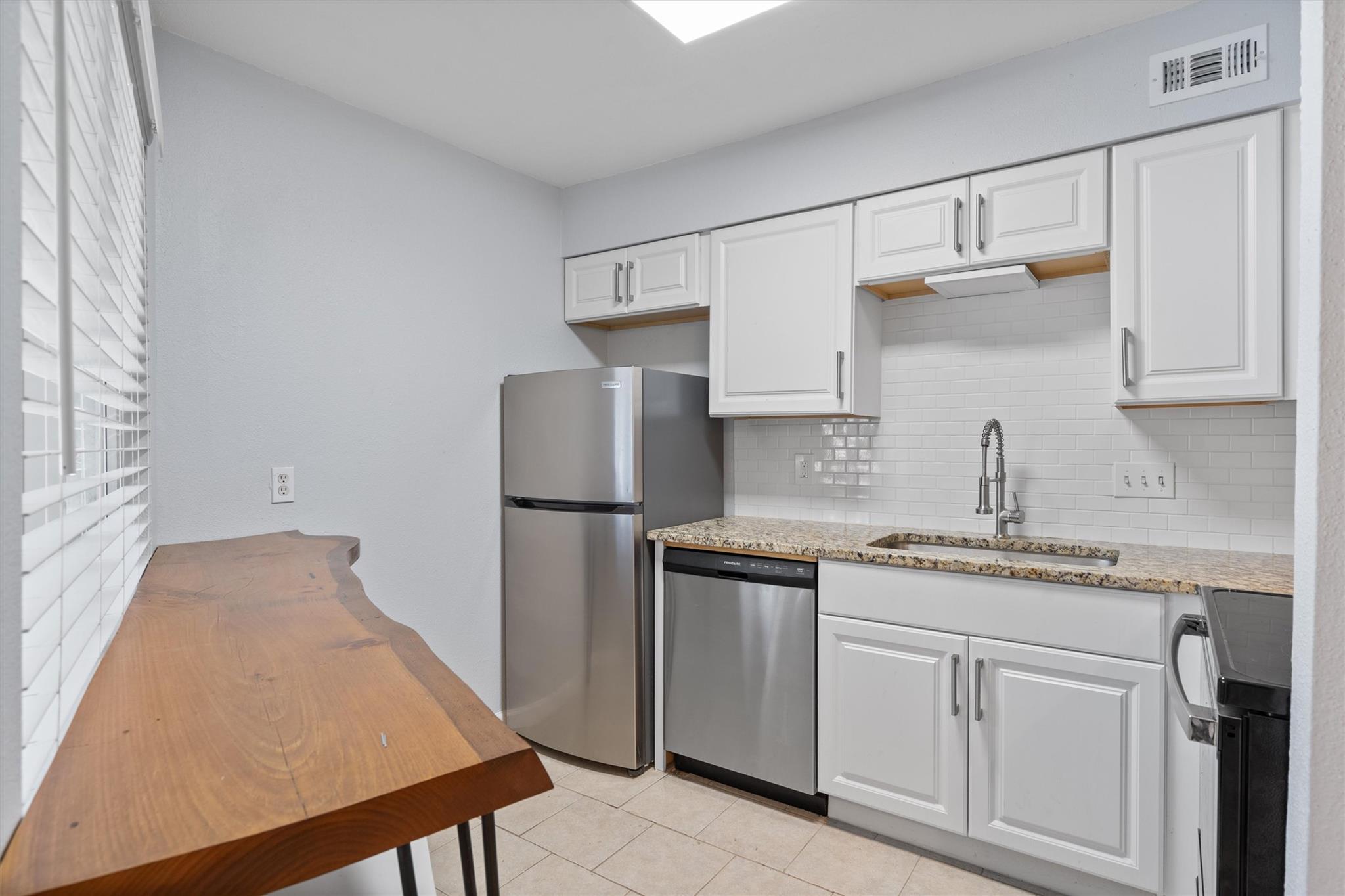 1840 Burton Dr # 131, Austin, TX 78741