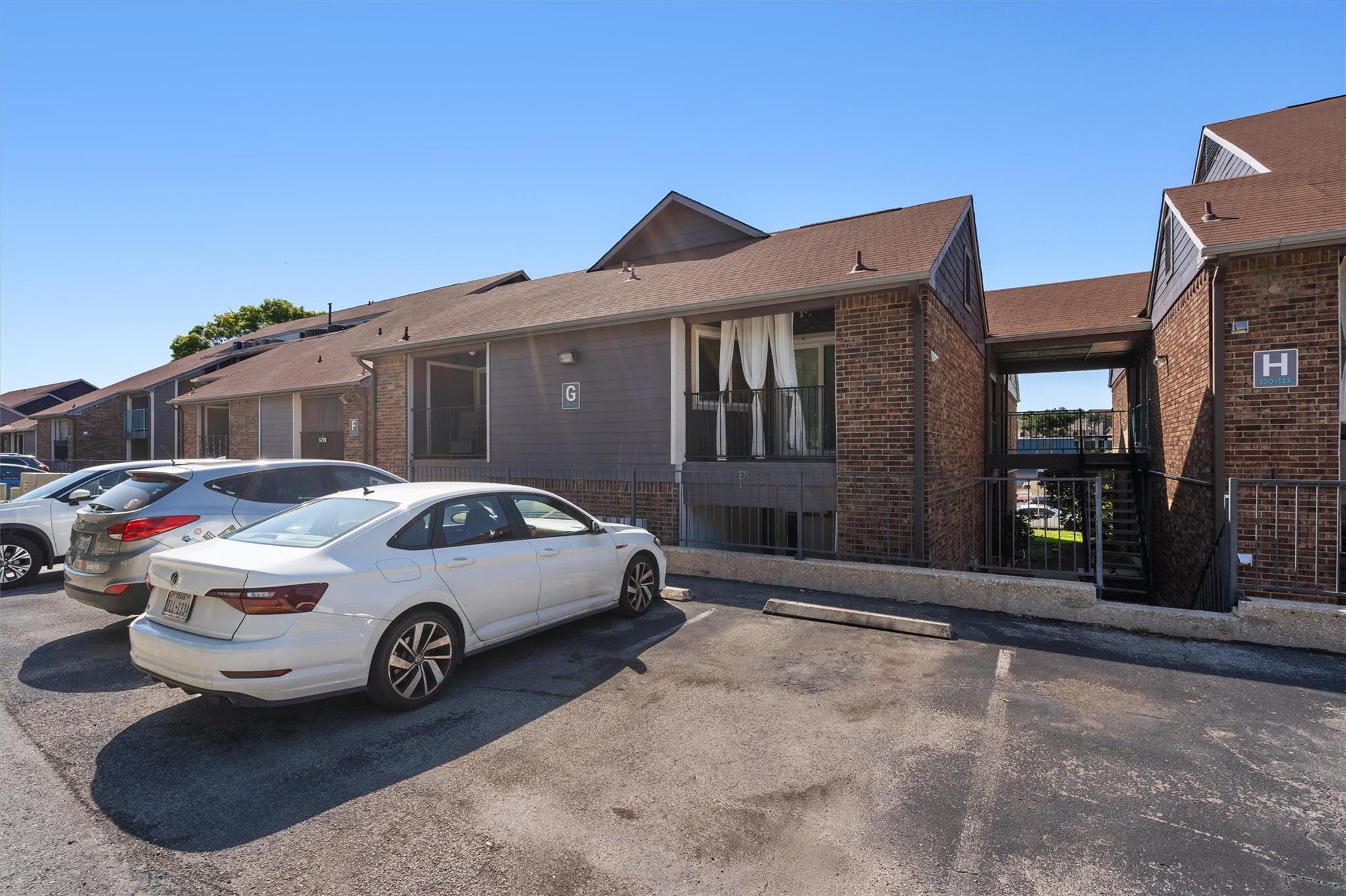 1840 Burton Dr # 131, Austin, TX 78741