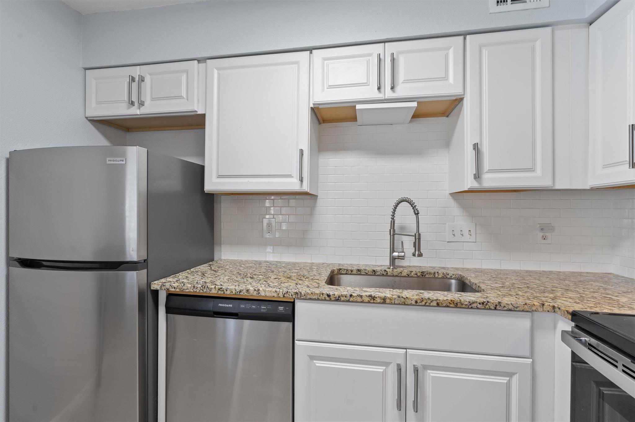 1840 Burton Dr # 131, Austin, TX 78741