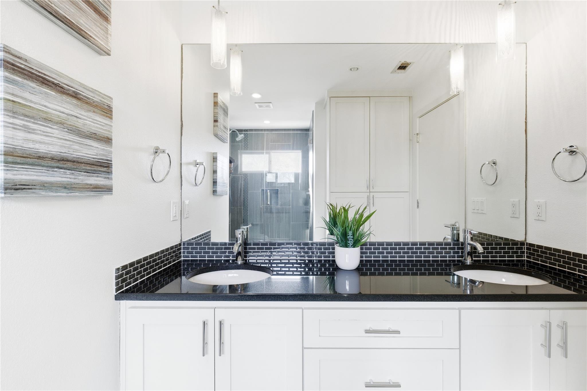 701 Zennia St # B, Austin, TX 78751