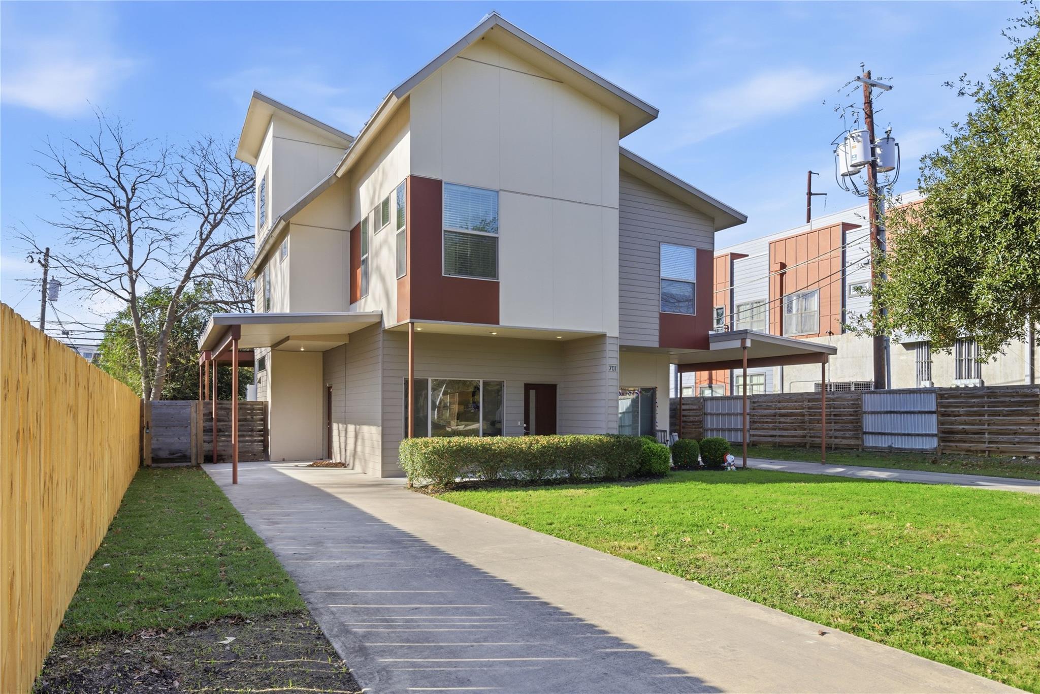 701 Zennia St # B, Austin, TX 78751