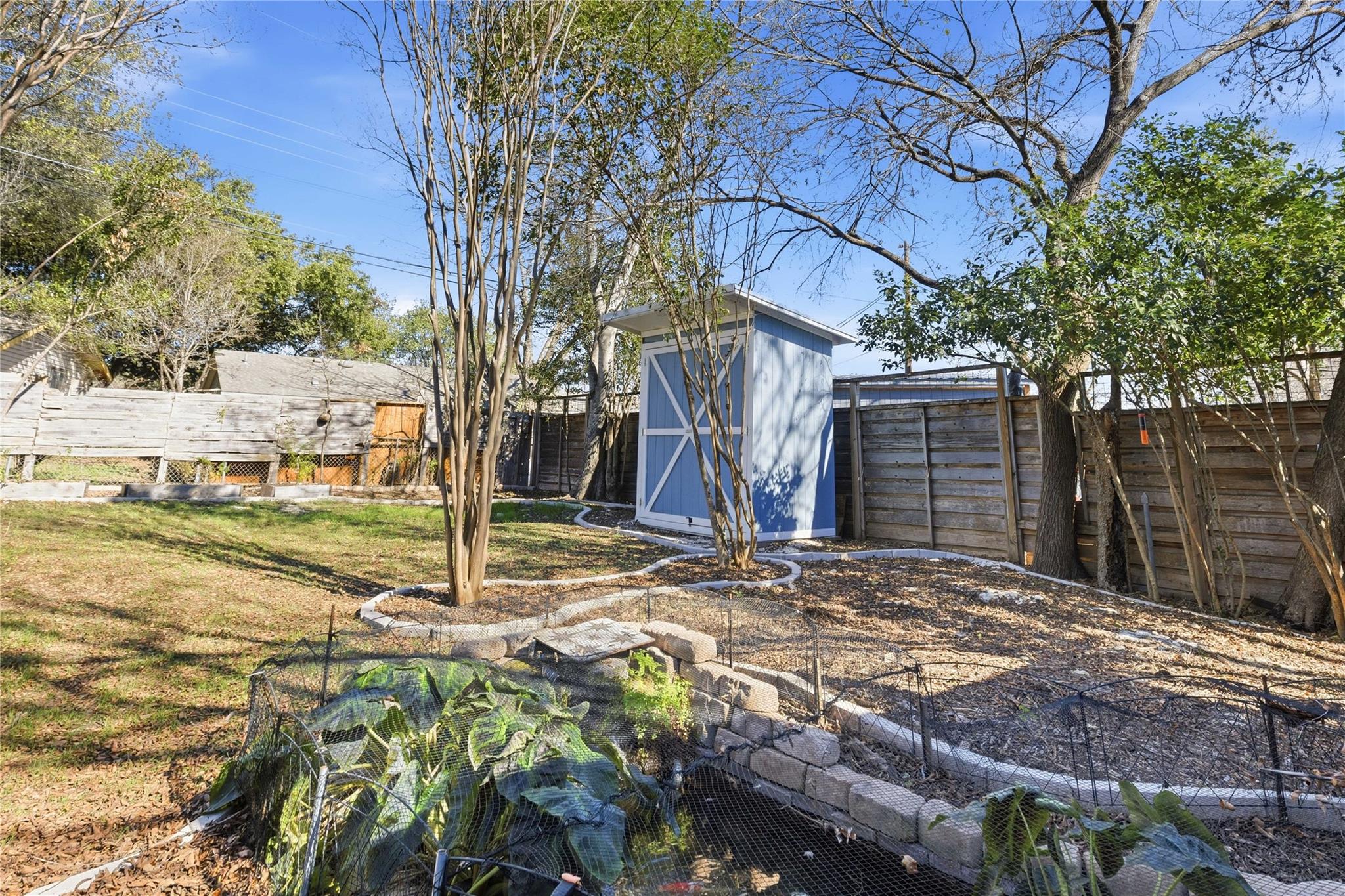 404 Seminole Dr, Austin, TX 78745