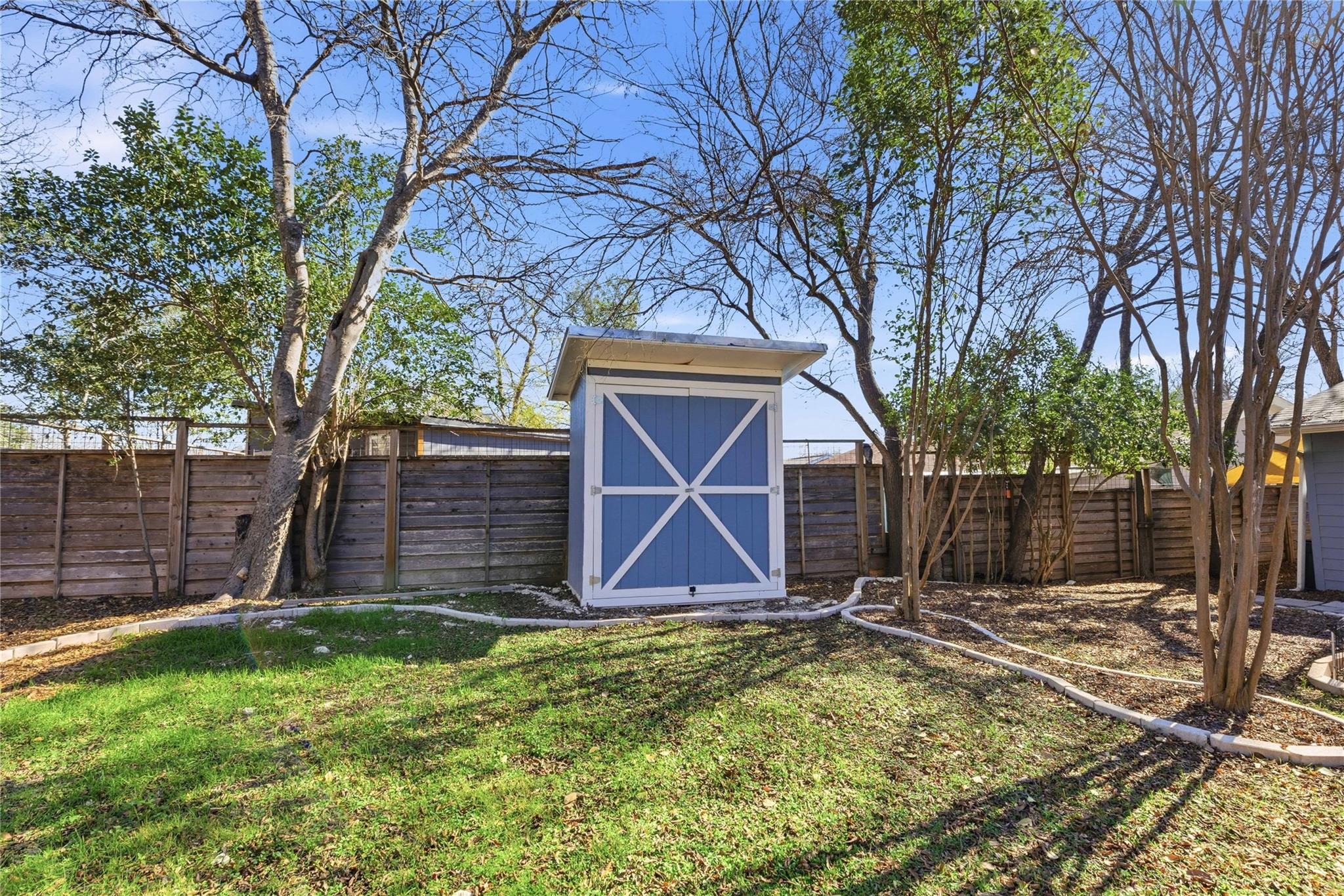 404 Seminole Dr, Austin, TX 78745