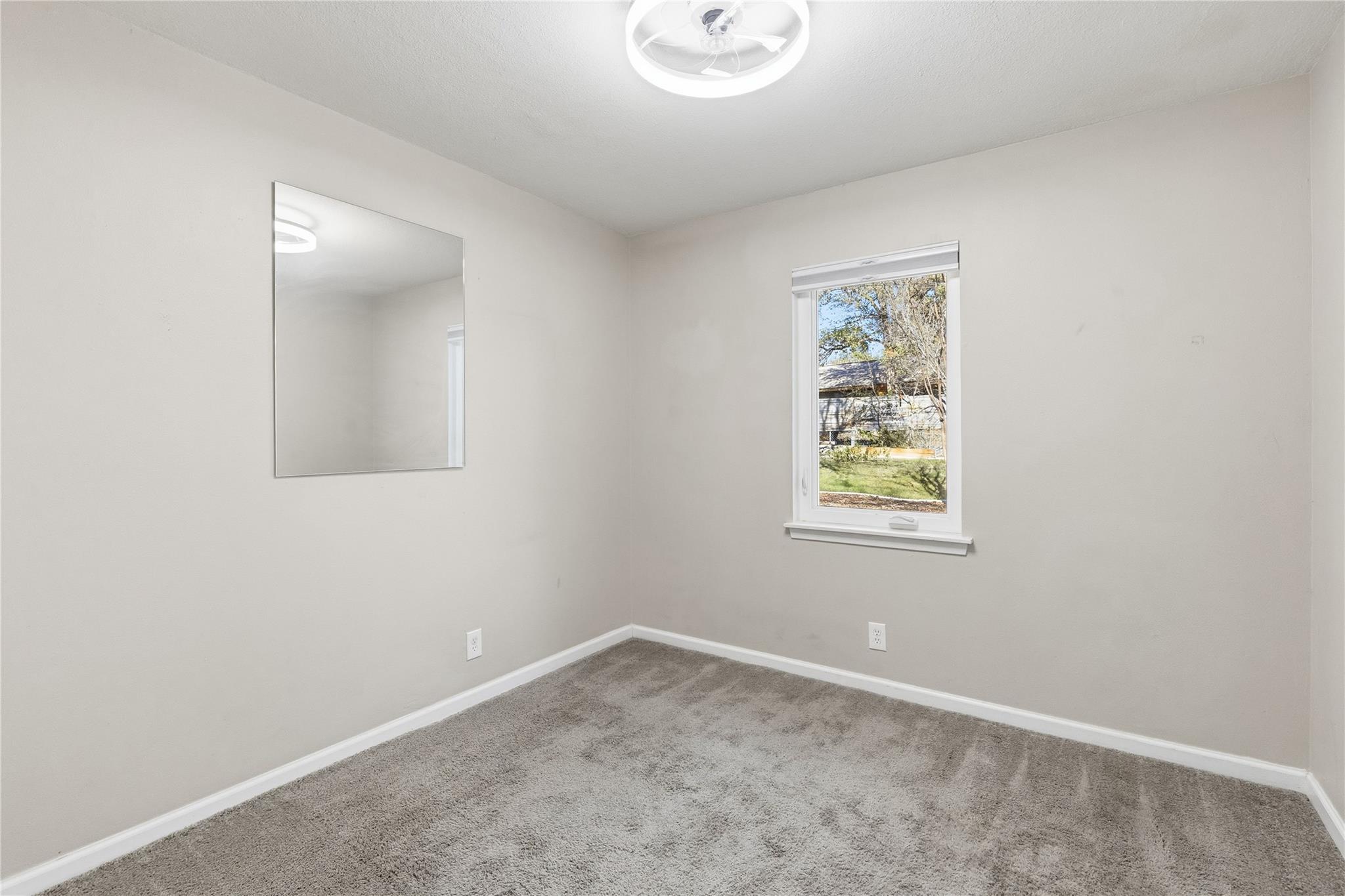 404 Seminole Dr, Austin, TX 78745