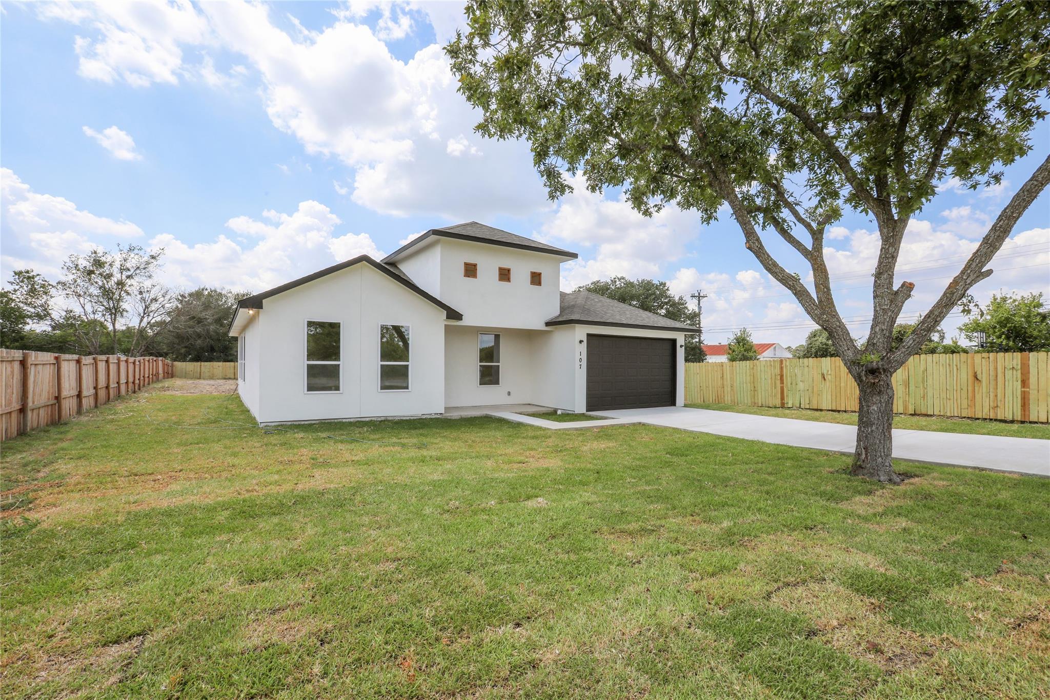 107 Brushwood St, Bastrop, TX 78602