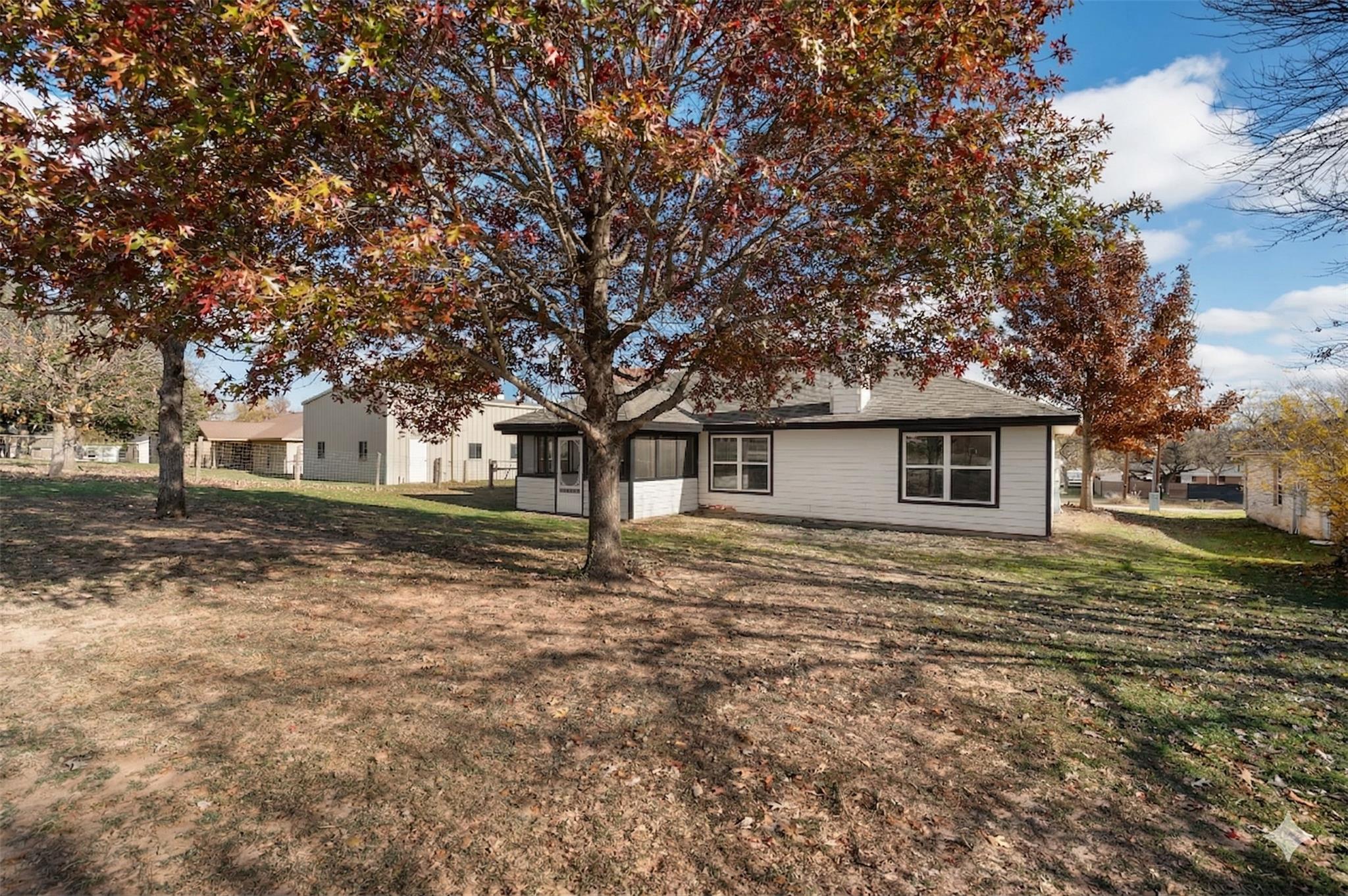 143 Boulder Dr, Kingsland, TX 78639