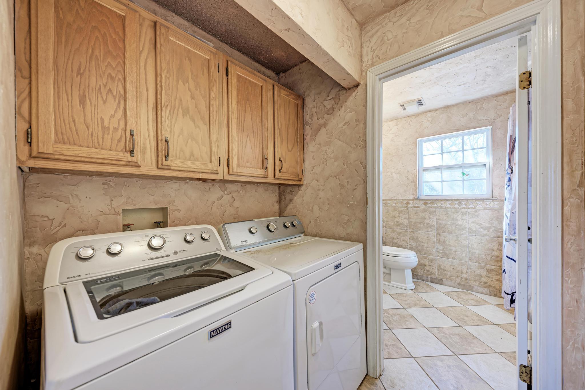 321 Navajo Trl, Georgetown, TX 78633