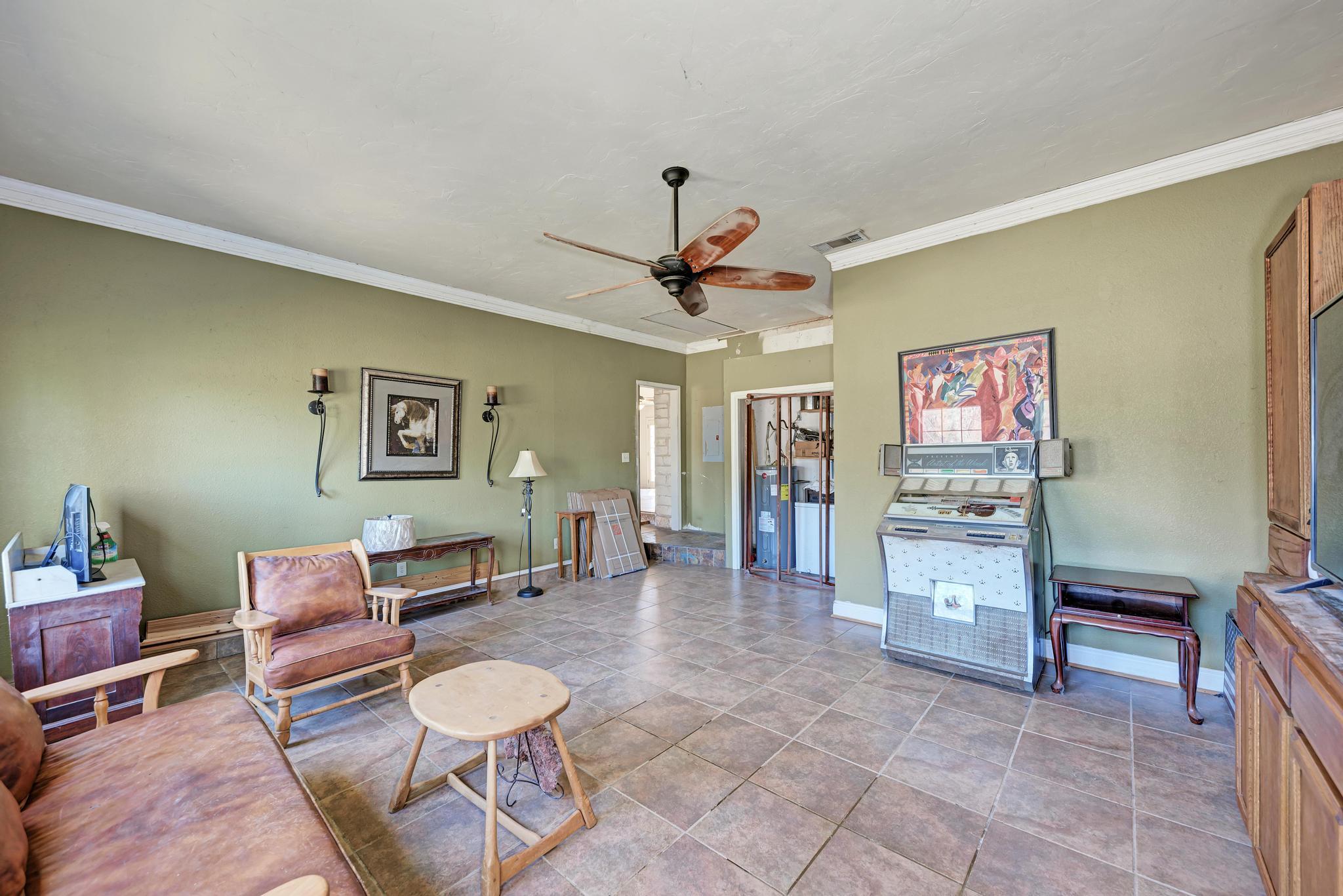 321 Navajo Trl, Georgetown, TX 78633