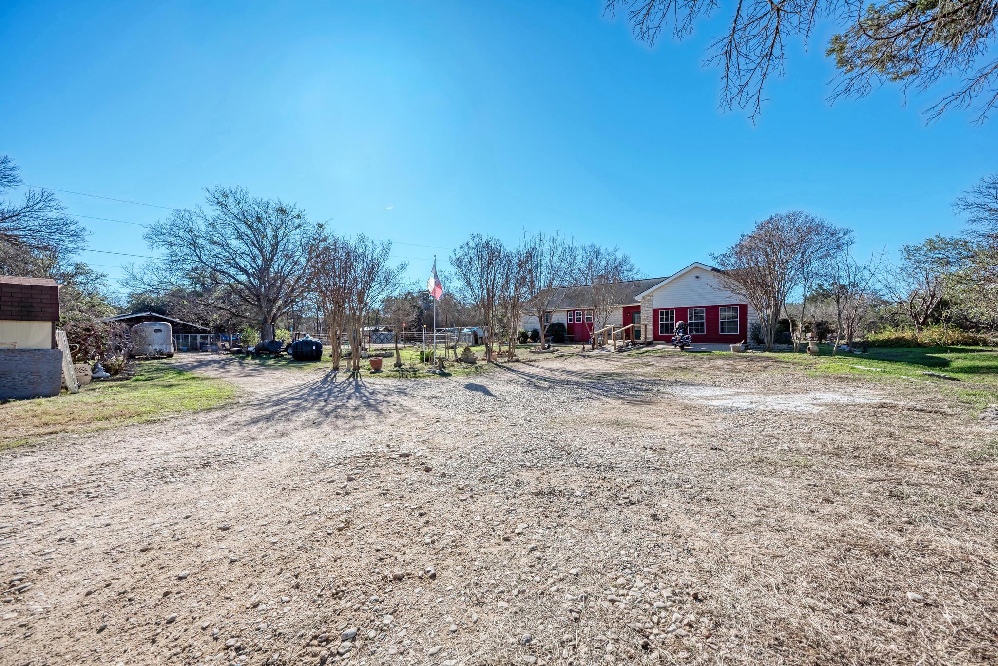 321 Navajo Trl, Georgetown, TX 78633