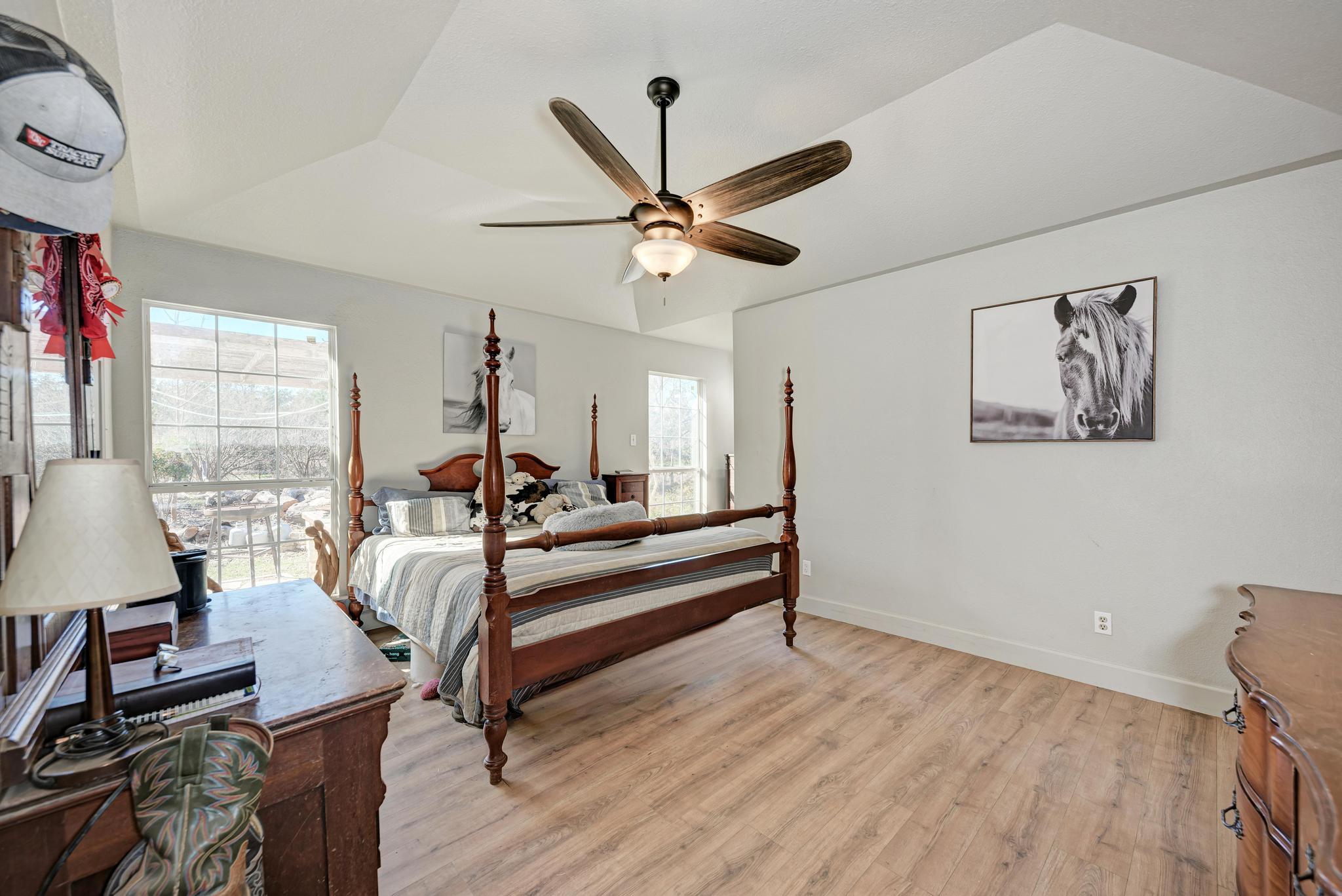 321 Navajo Trl, Georgetown, TX 78633