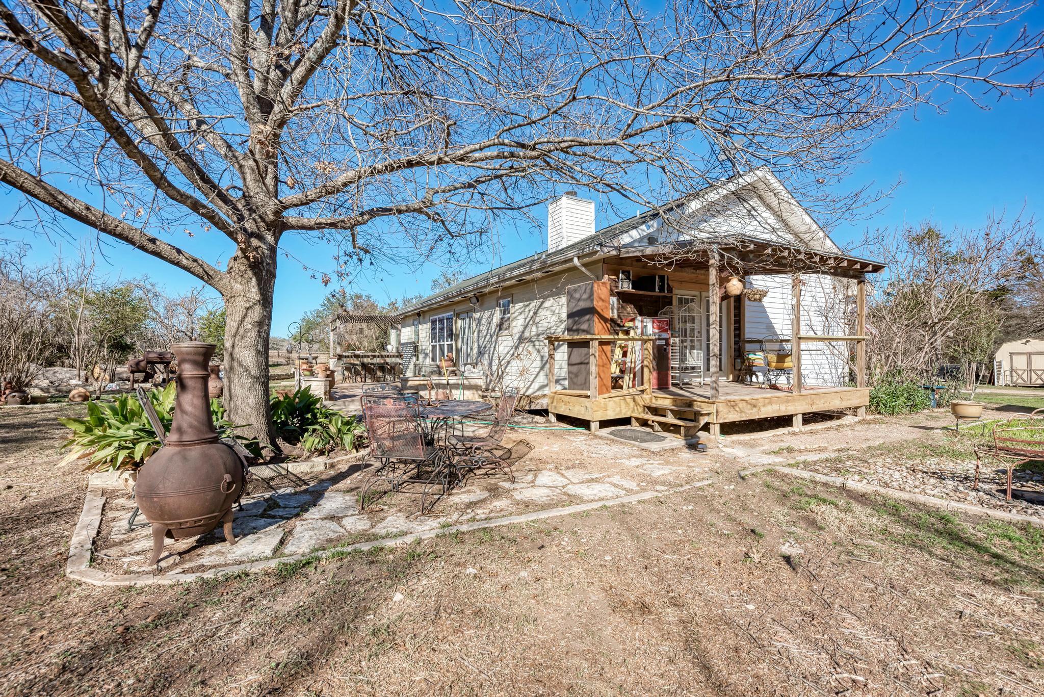 321 Navajo Trl, Georgetown, TX 78633