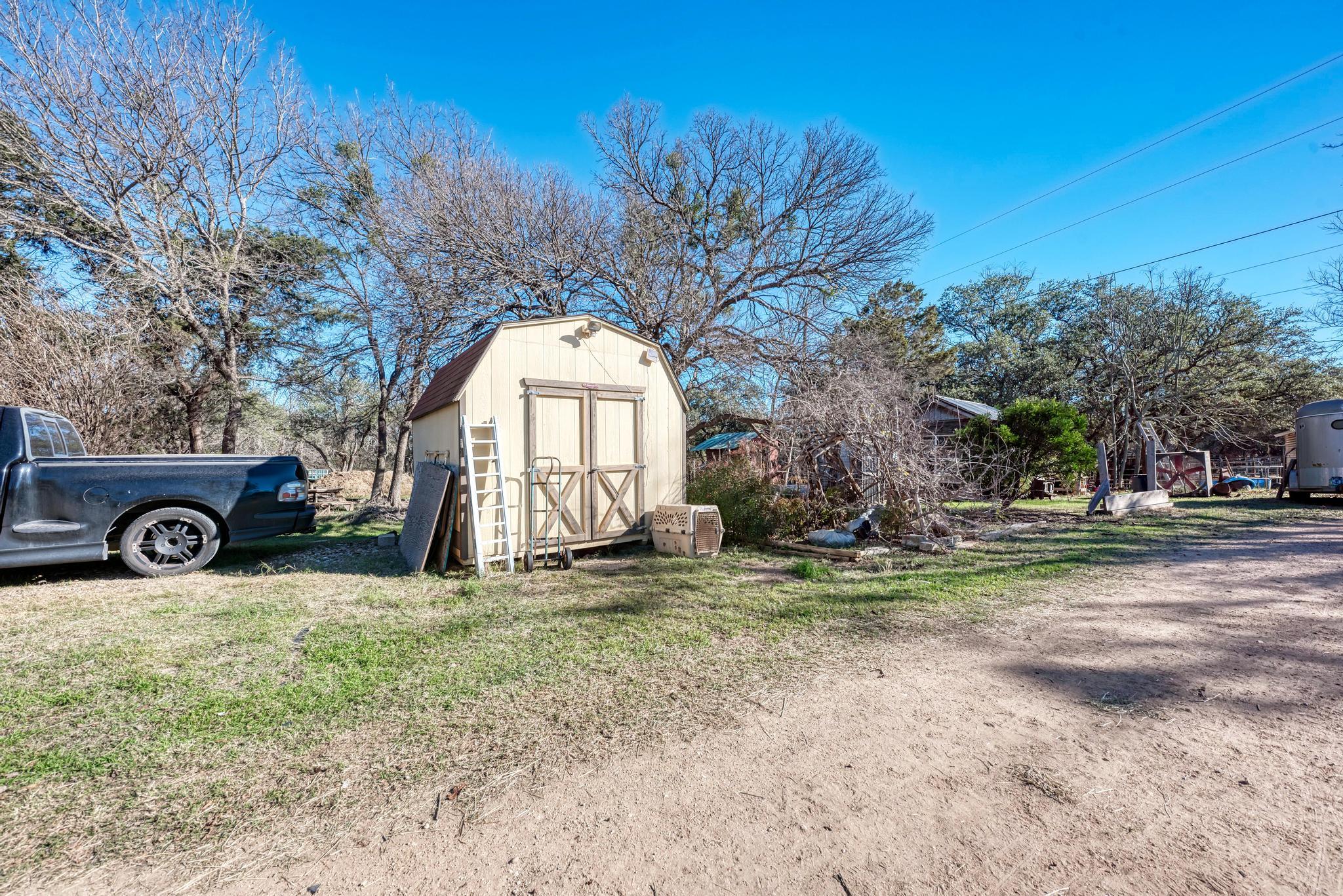 321 Navajo Trl, Georgetown, TX 78633