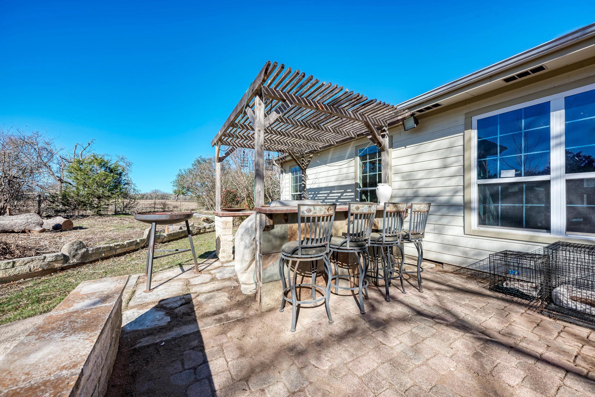 321 Navajo Trl, Georgetown, TX 78633