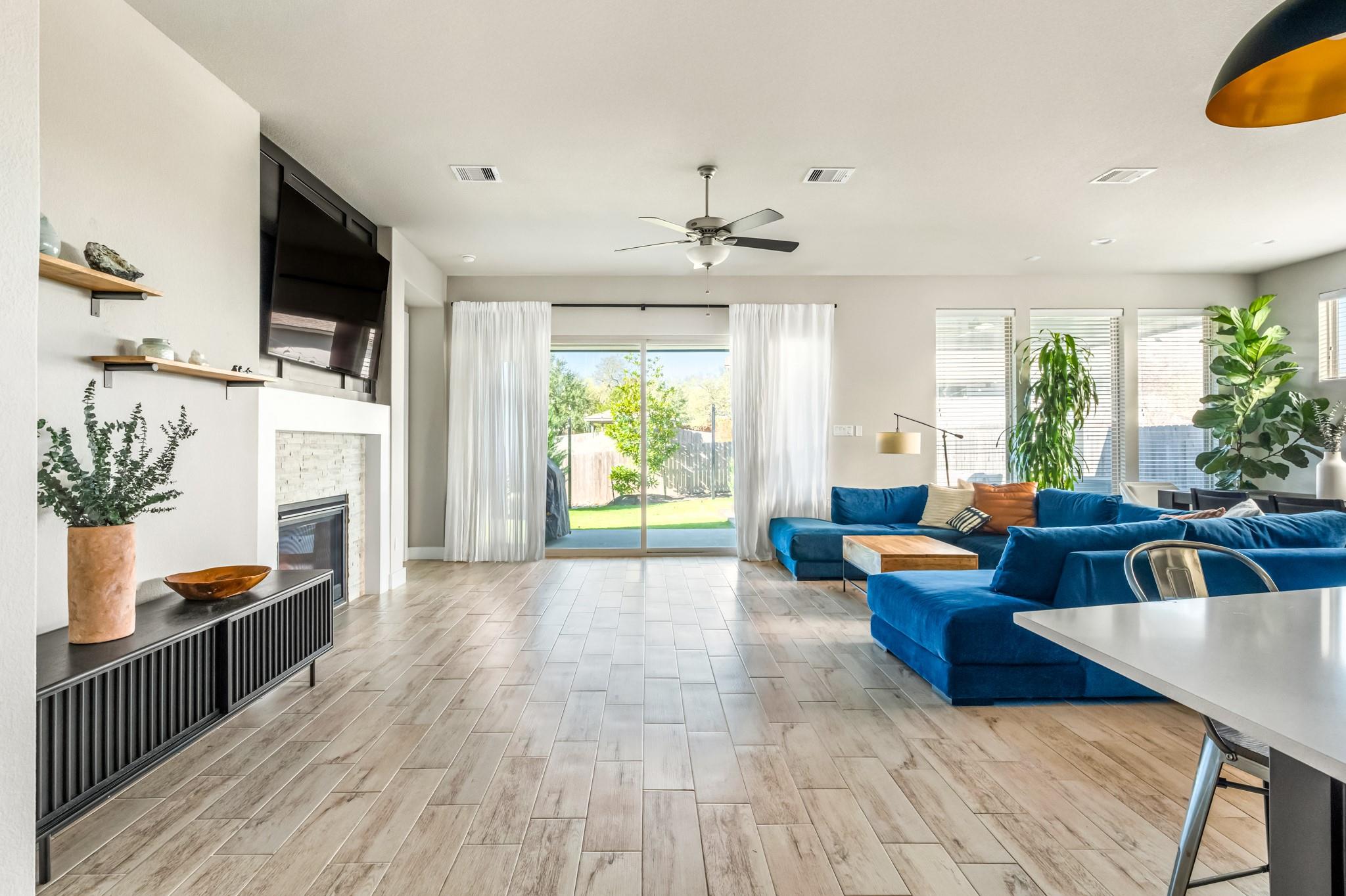 124 Mendocino Ln, Austin, TX 78737