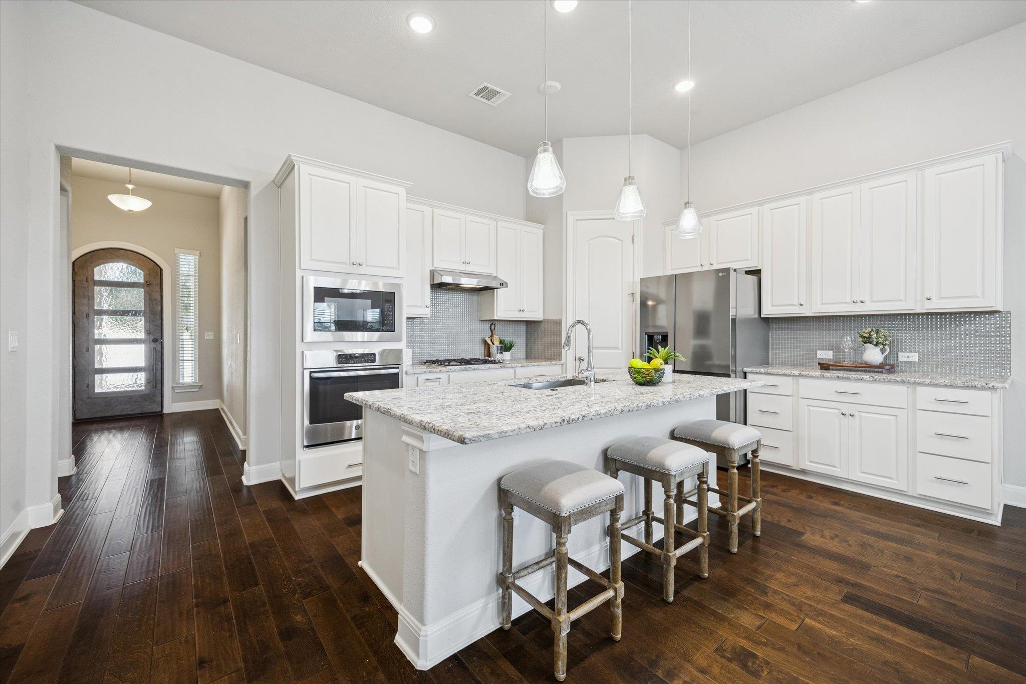 9400 Bayshore Bnd, Austin, TX 78726