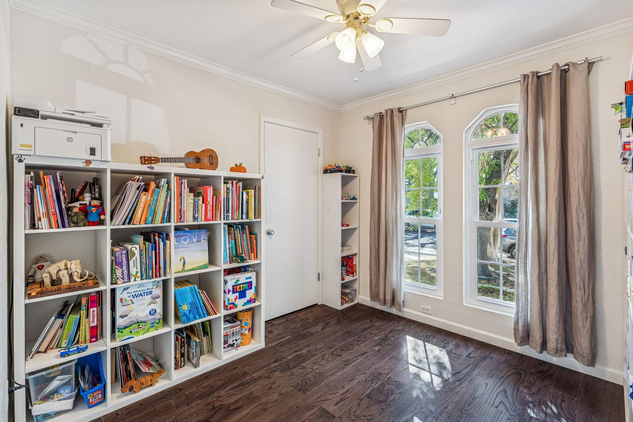 5502 Porsche Ln, Austin, TX 78749