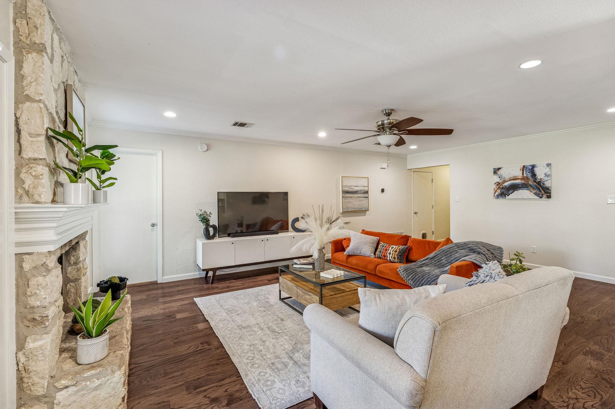 5502 Porsche Ln, Austin, TX 78749