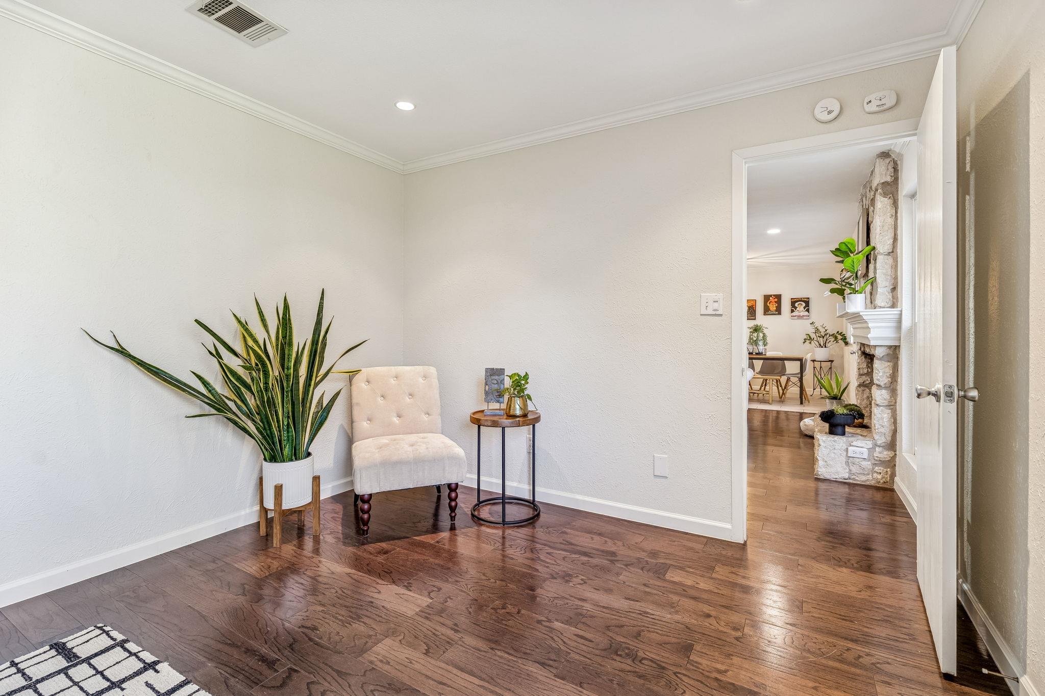 5502 Porsche Ln, Austin, TX 78749