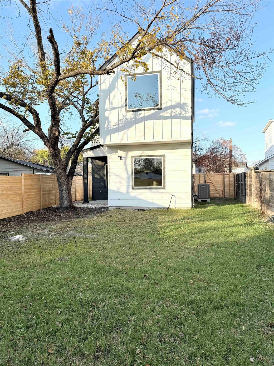 6809 Porter St # 2, Austin, TX 78741