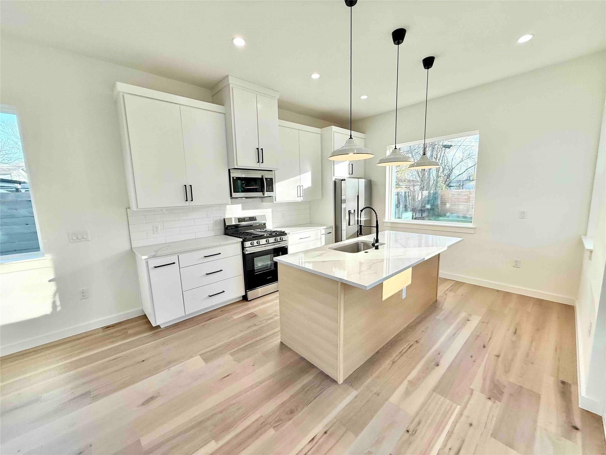 6809 Porter St # 2, Austin, TX 78741