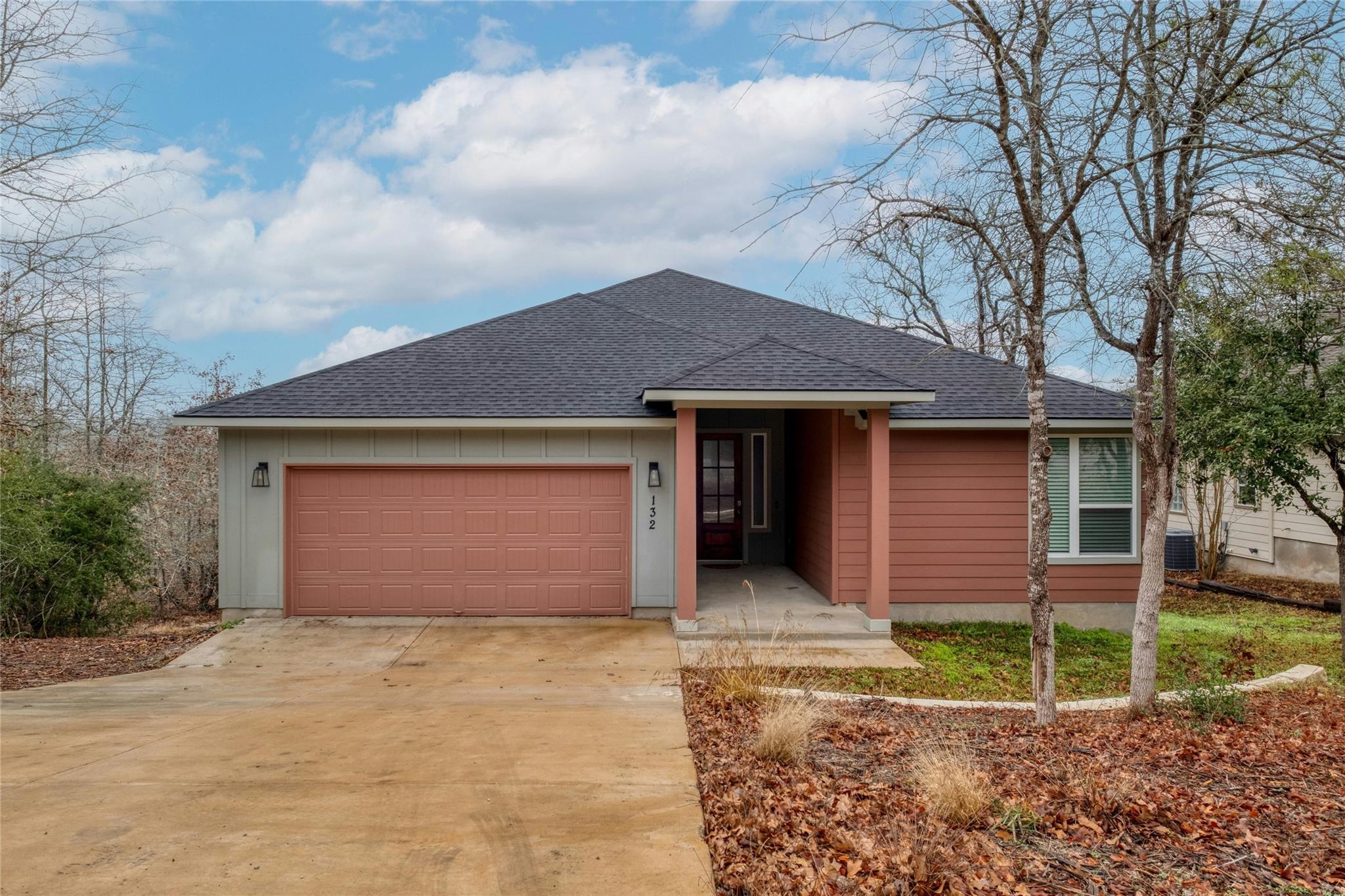 132 Kahalulu Dr, Bastrop, TX 78602