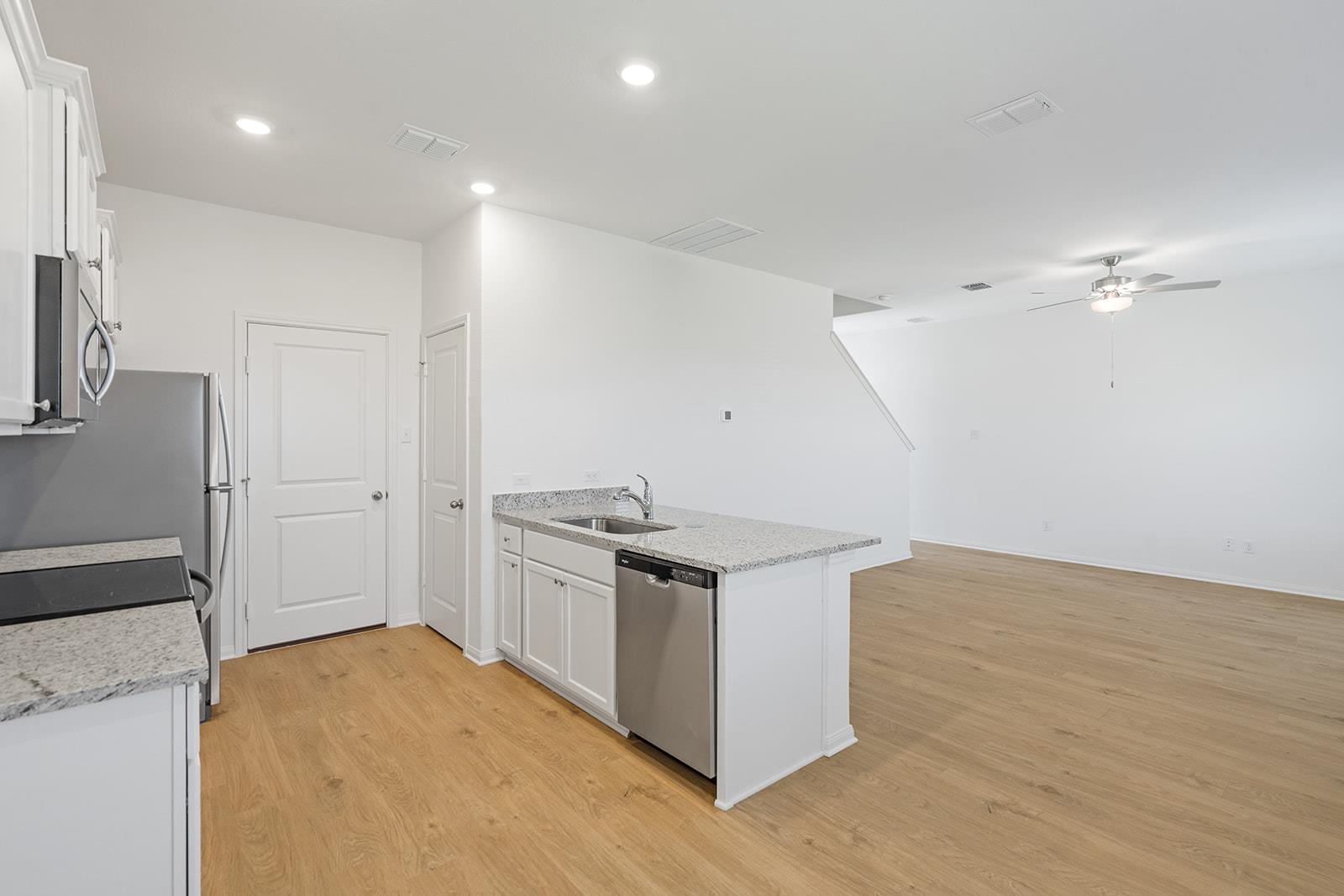 317 Carmel Canyon Trl, Jarrell, TX 76537