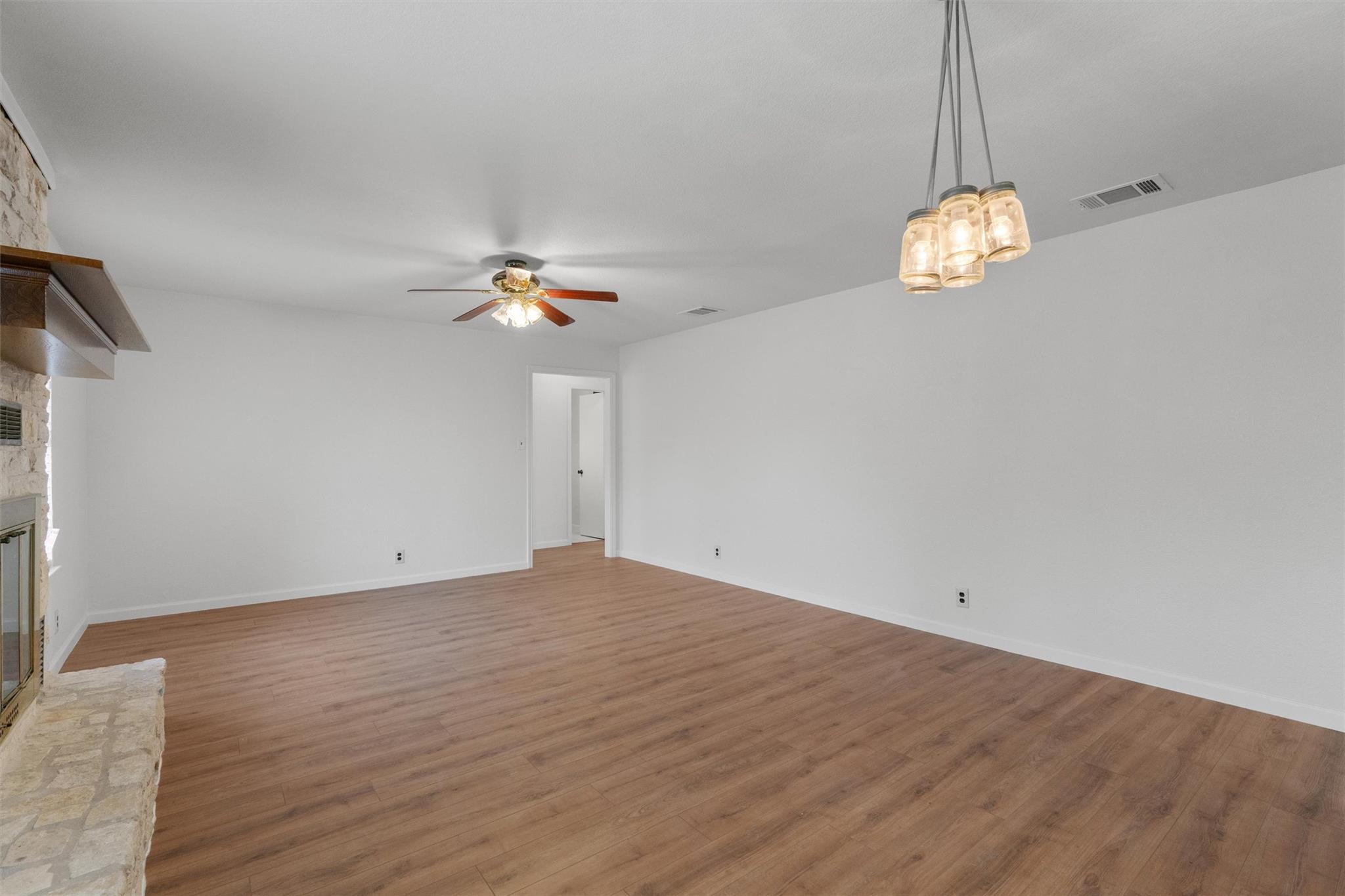 209 E Rector St, Manor, TX 78653