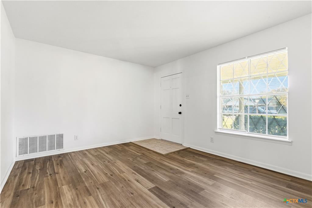 2104 Delwin Cir, Killeen, TX 76541