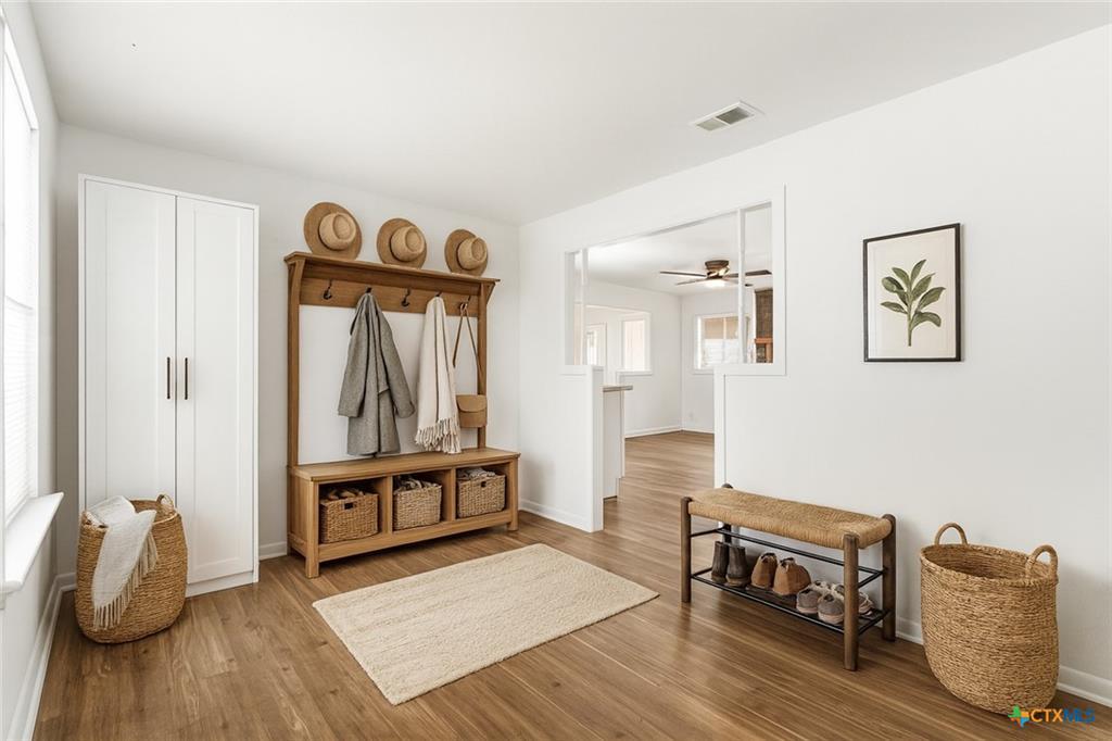 2104 Delwin Cir, Killeen, TX 76541