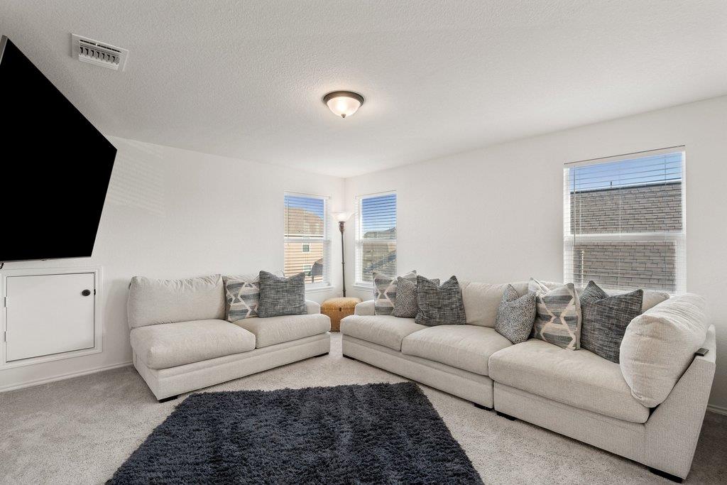 218 Summit Dr, Lockhart, TX 78644