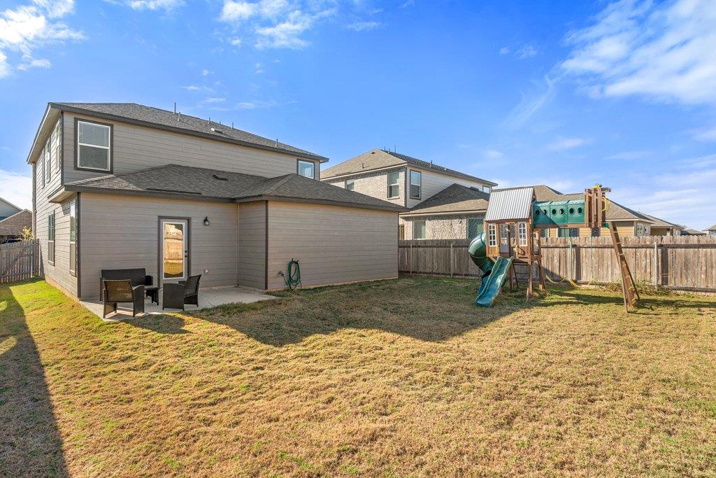 218 Summit Dr, Lockhart, TX 78644