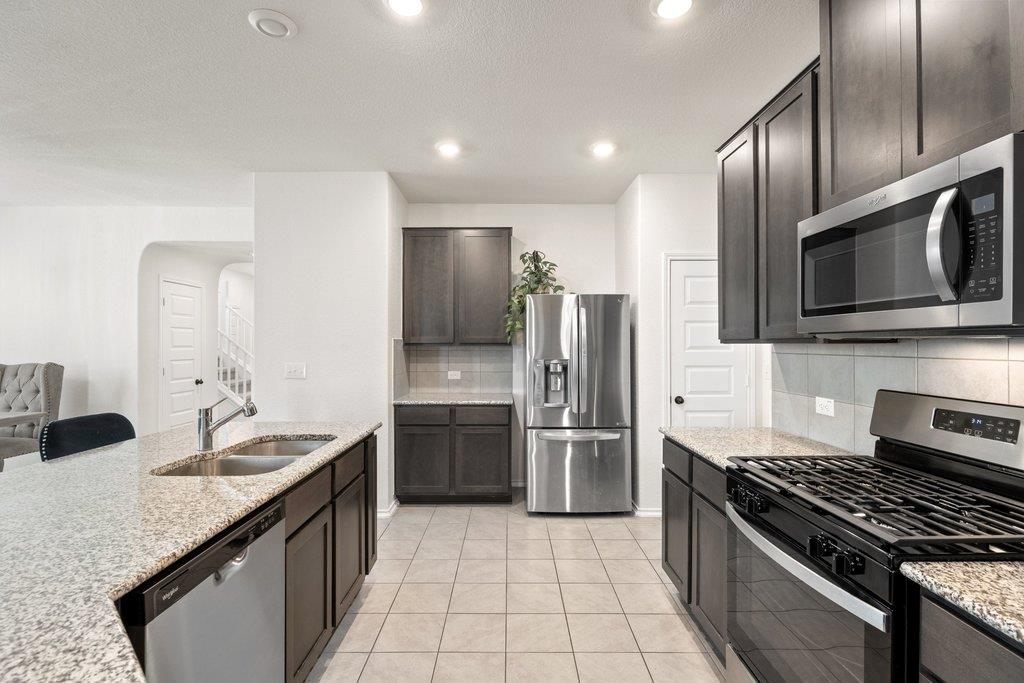 218 Summit Dr, Lockhart, TX 78644