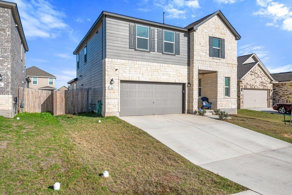 218 Summit Dr, Lockhart, TX 78644