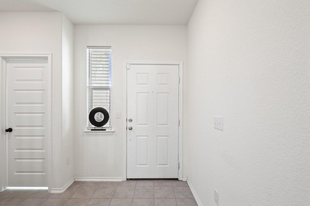 218 Summit Dr, Lockhart, TX 78644