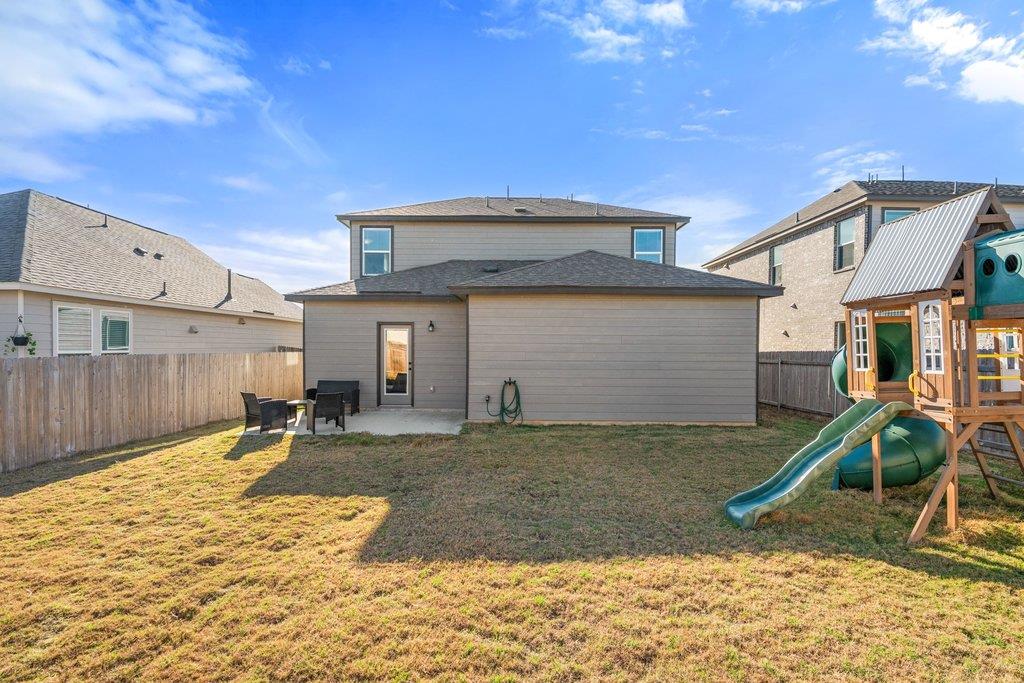 218 Summit Dr, Lockhart, TX 78644