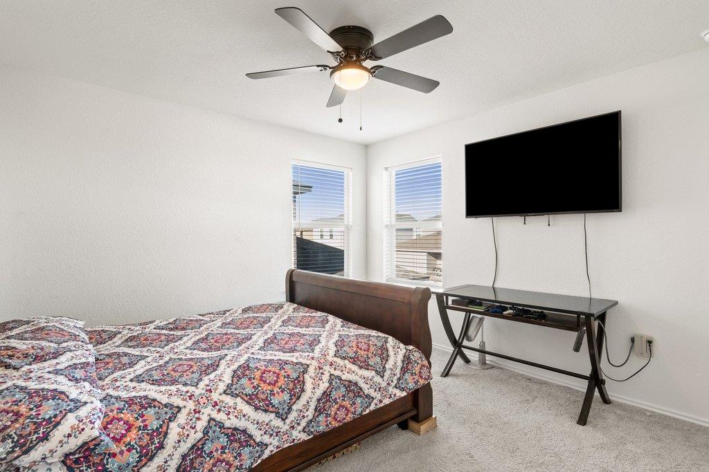 218 Summit Dr, Lockhart, TX 78644