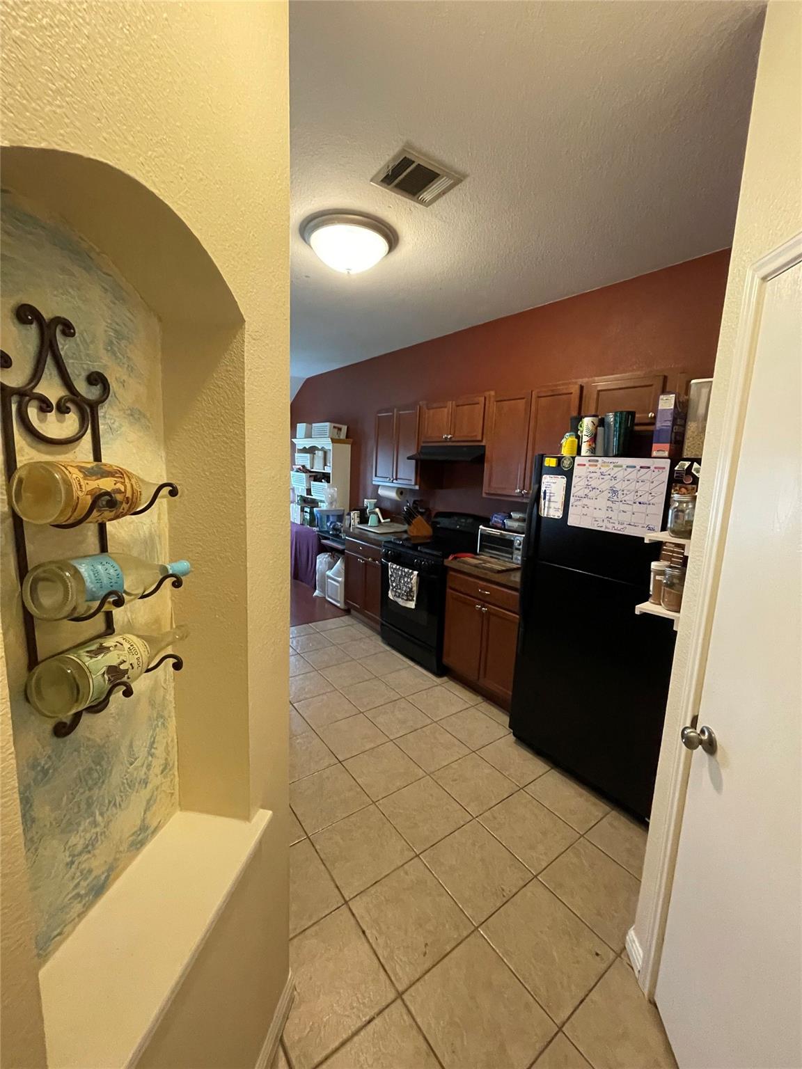 411 Estate Dr, Hutto, TX 78634