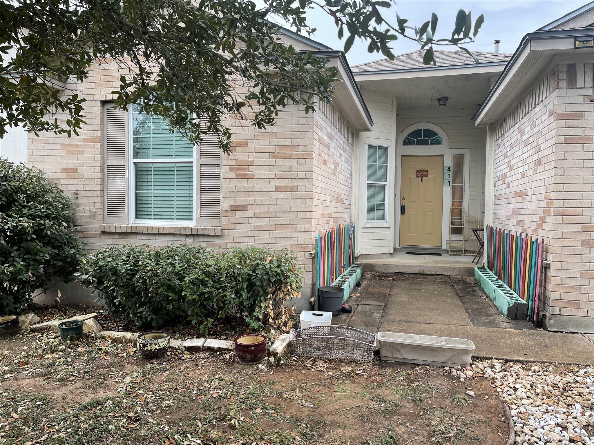 411 Estate Dr, Hutto, TX 78634