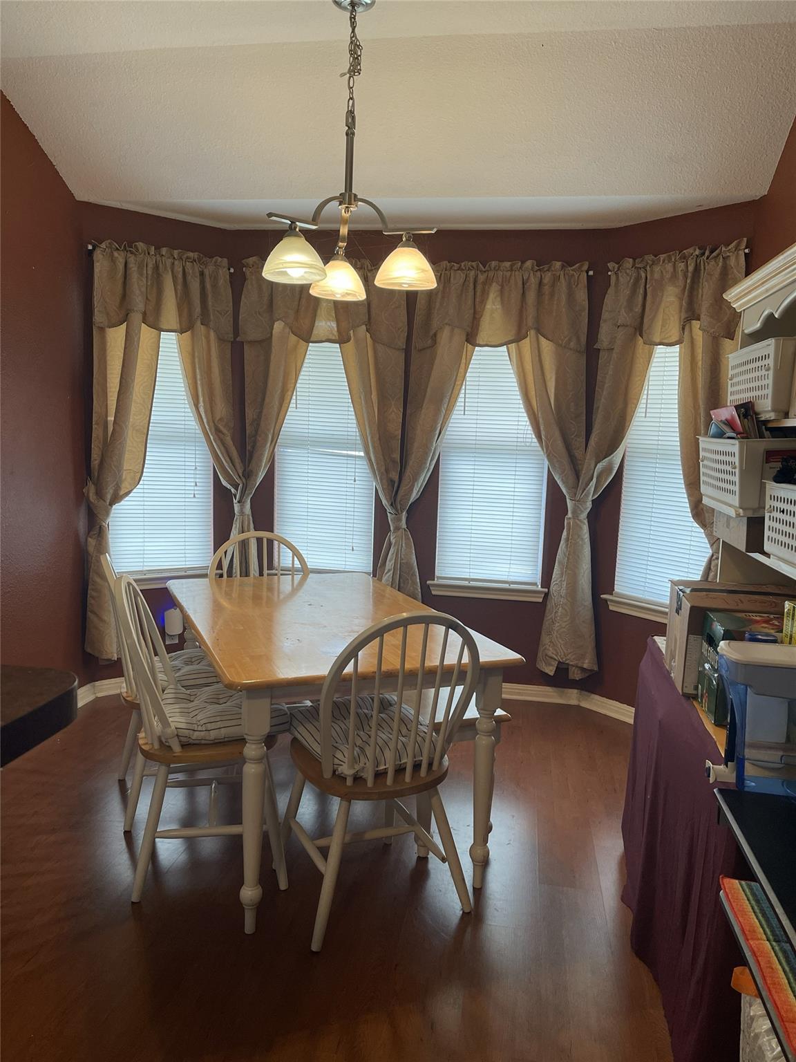 411 Estate Dr, Hutto, TX 78634