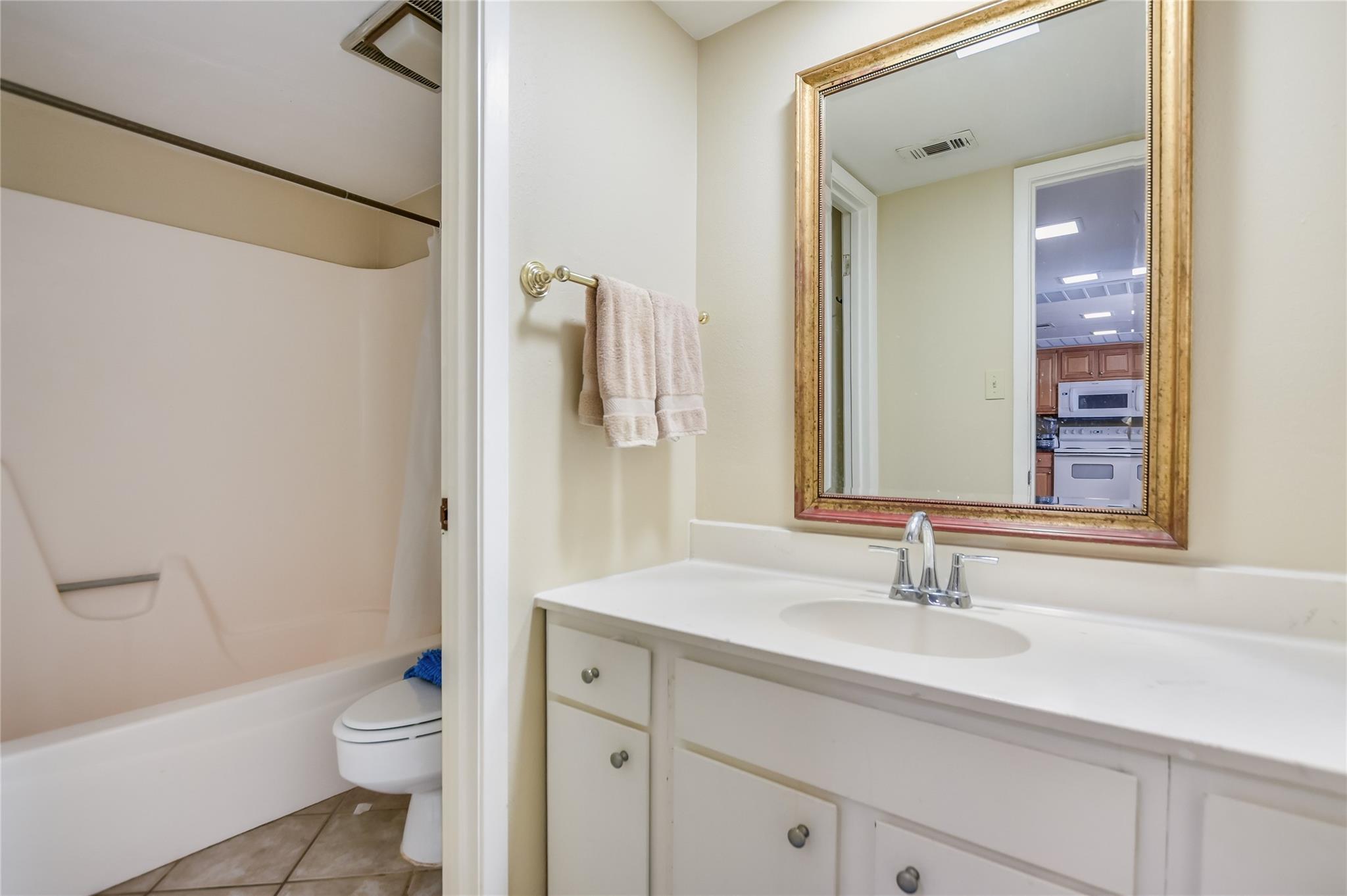 207 Hi Cir N # 112, Horseshoe Bay, TX 78657