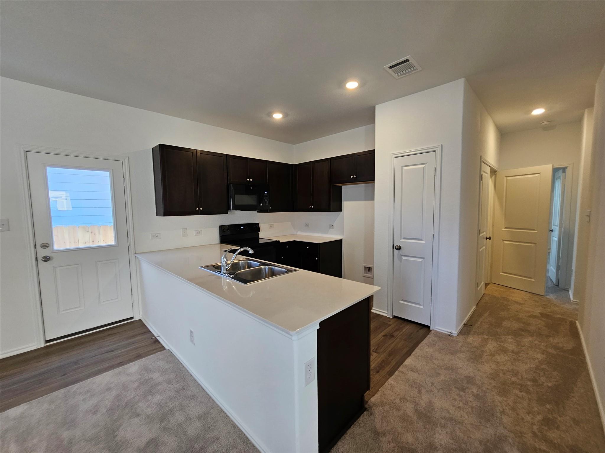 856 Rancho Del Cielo Loop, Jarrell, TX 76537