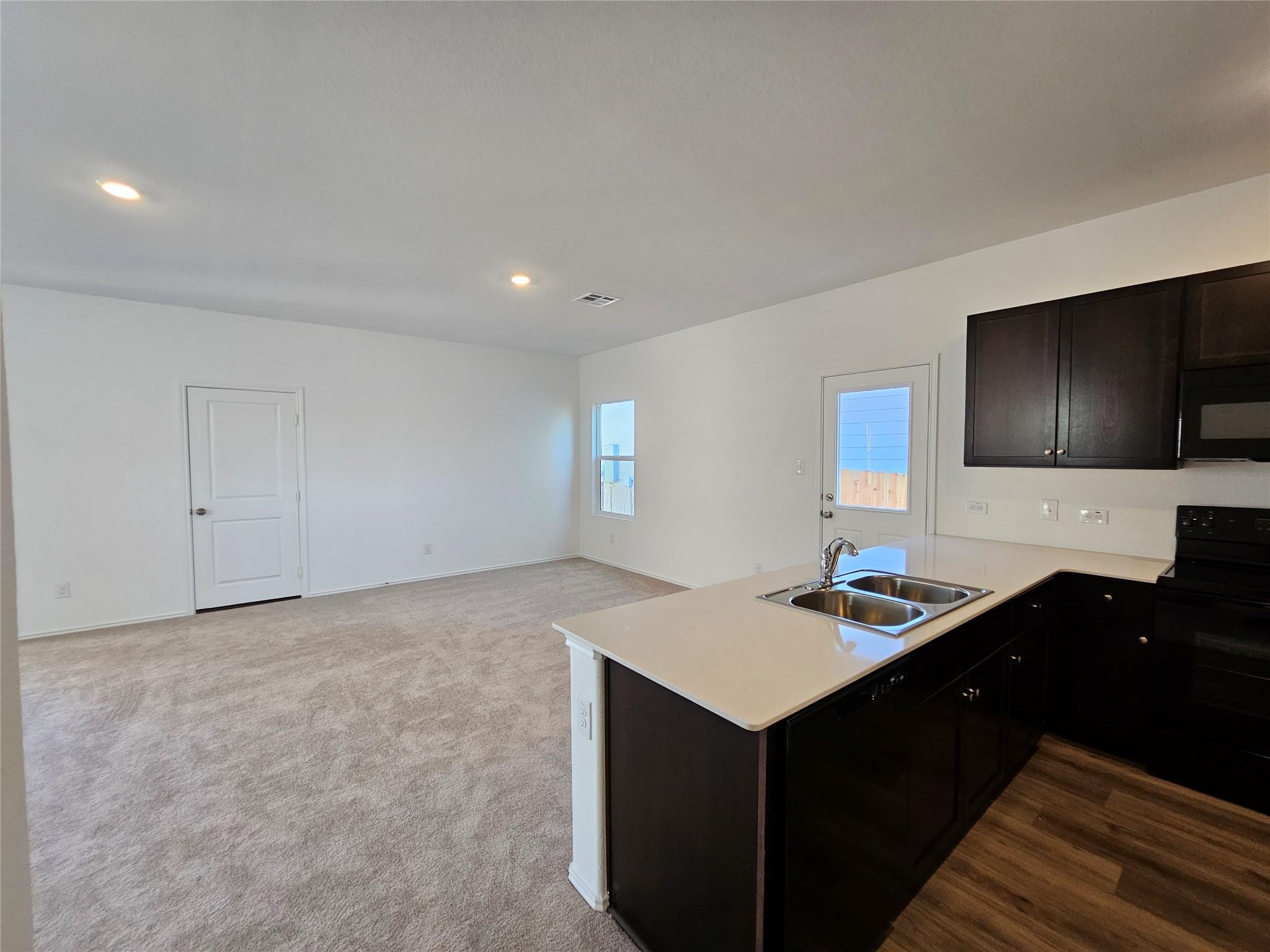 856 Rancho Del Cielo Loop, Jarrell, TX 76537