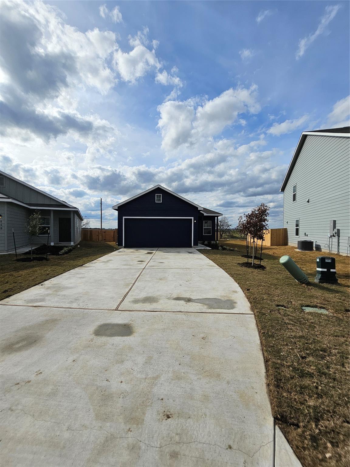 856 Rancho Del Cielo Loop, Jarrell, TX 76537