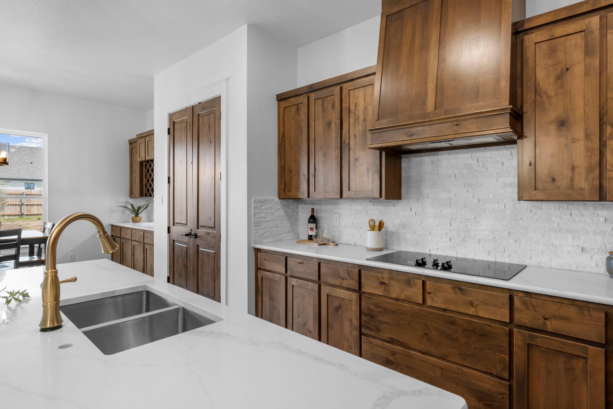 11144 Golden Eagle Ave, Salado, TX 76571