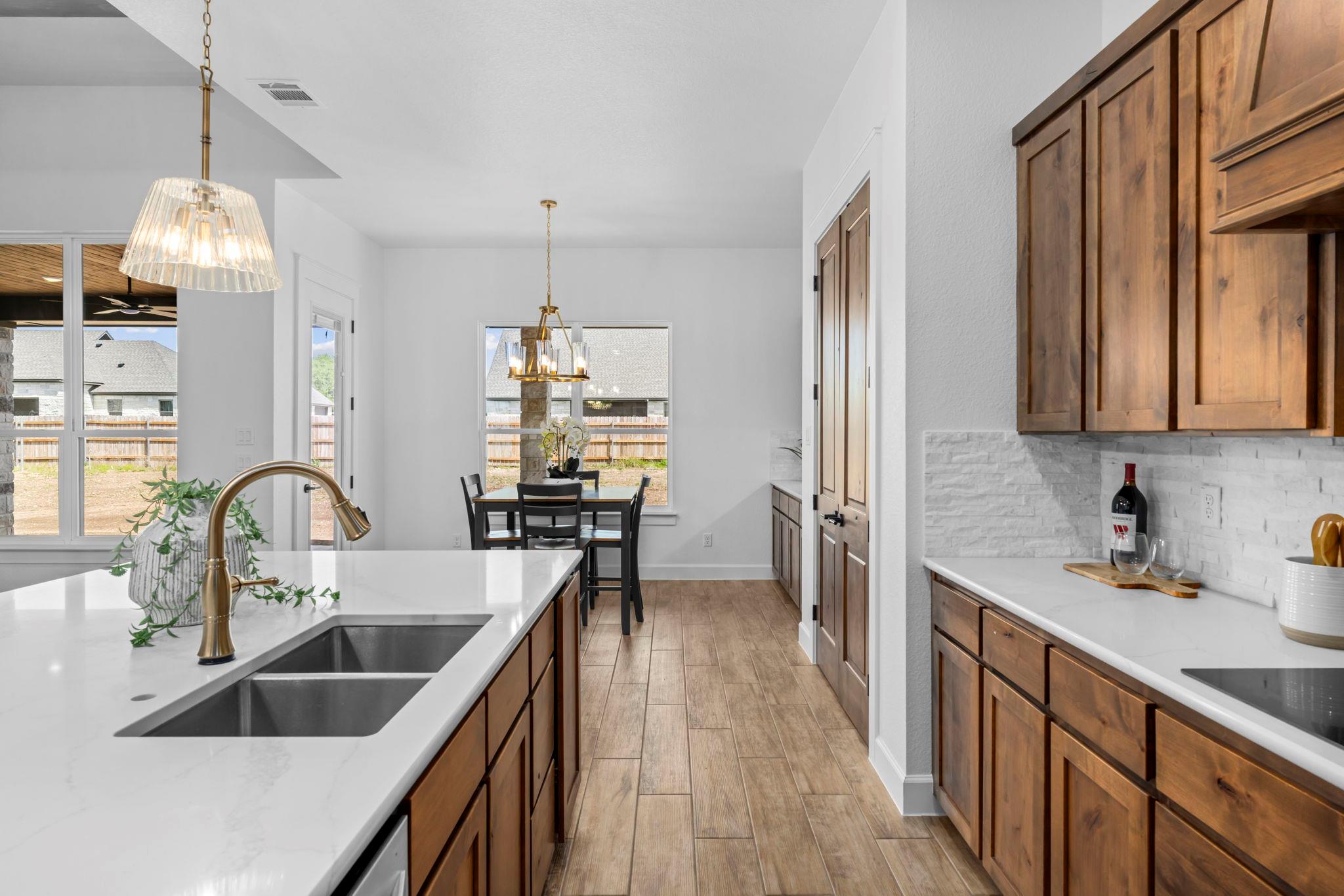 11144 Golden Eagle Ave, Salado, TX 76571